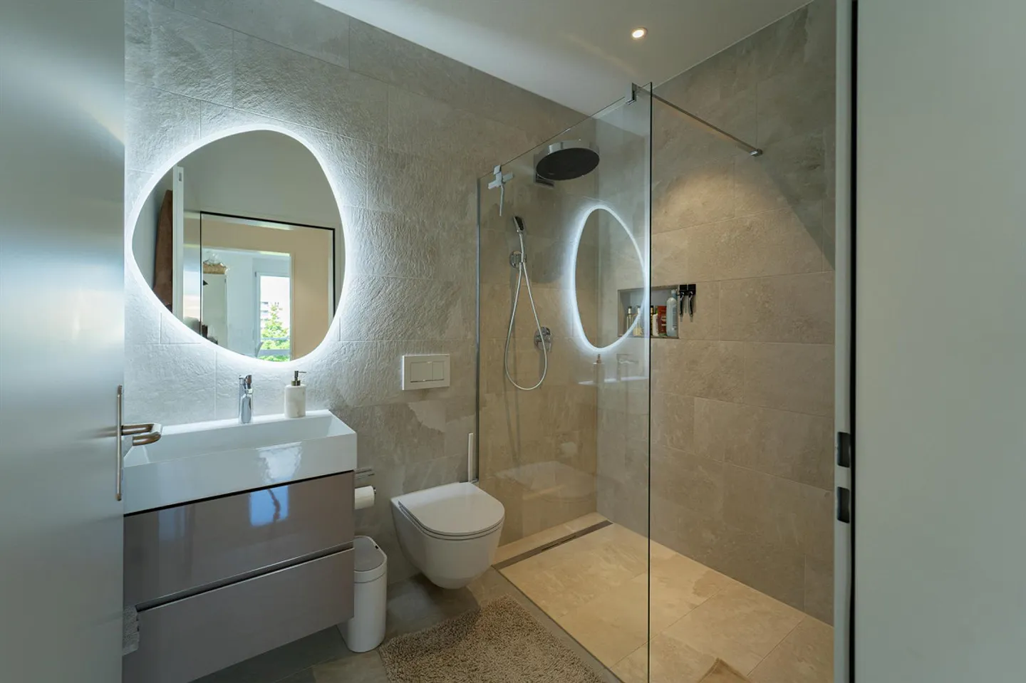 Elegant 5.5-Room Apartment - Photo 11 of 19