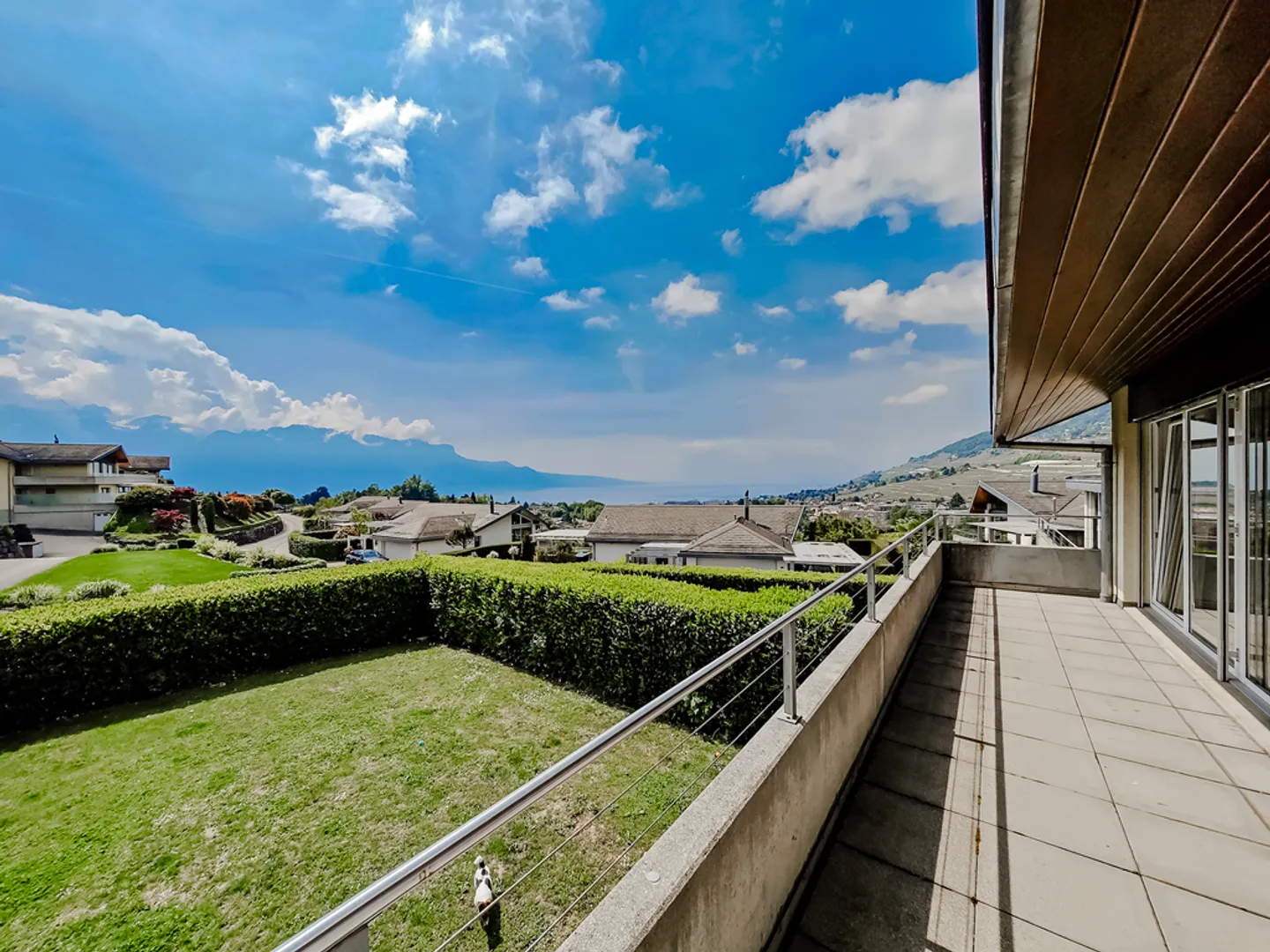 Maison avec 6,5 pièces et vue sur le lac et les montagnes - Photo 1 sur 10