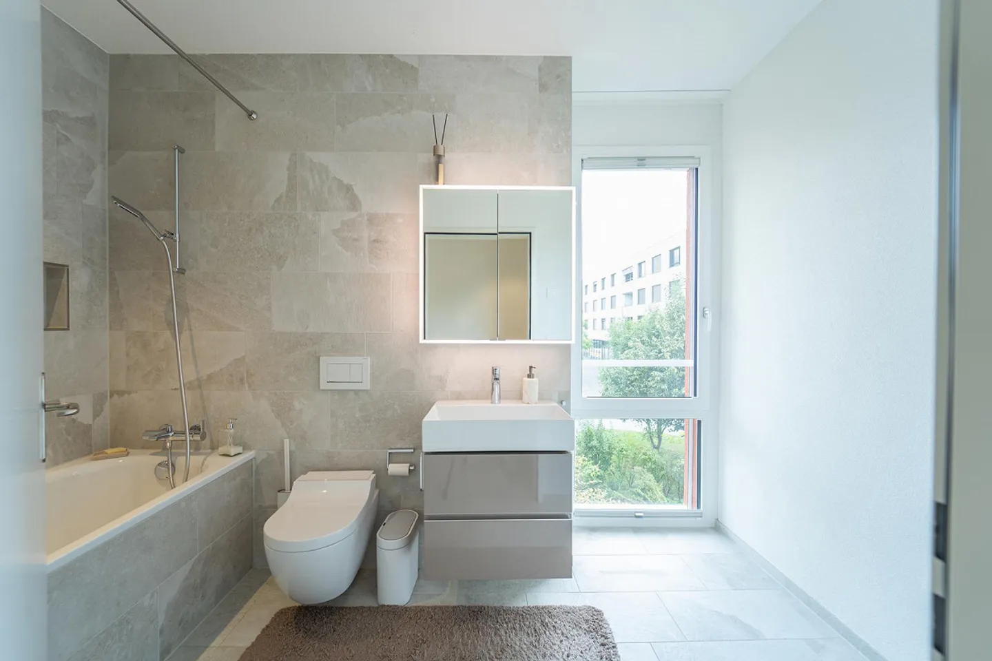 Elegant 5.5-Room Apartment - Photo 12 of 19