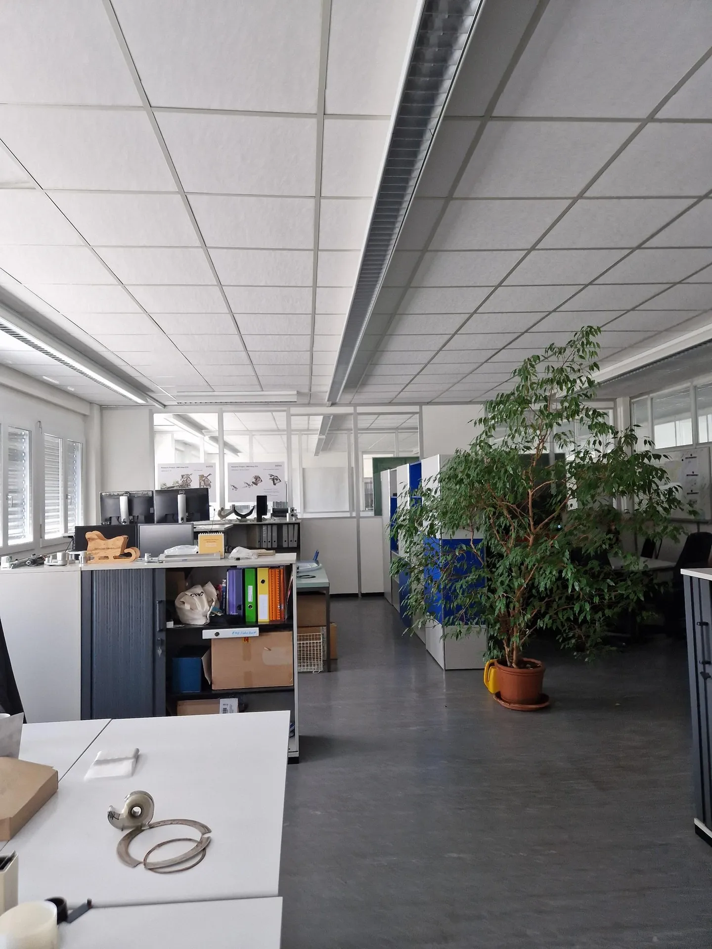 Espaces de bureau dans un emplacement excellent - Photo 3 sur 9