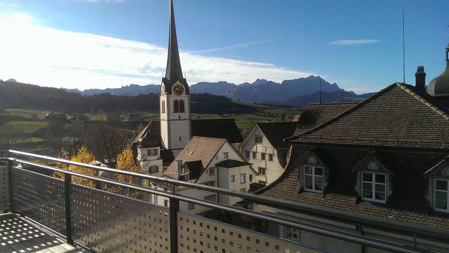 Appartamento 2,5 locali con grande terrazza sul tetto - Foto 2 di 9