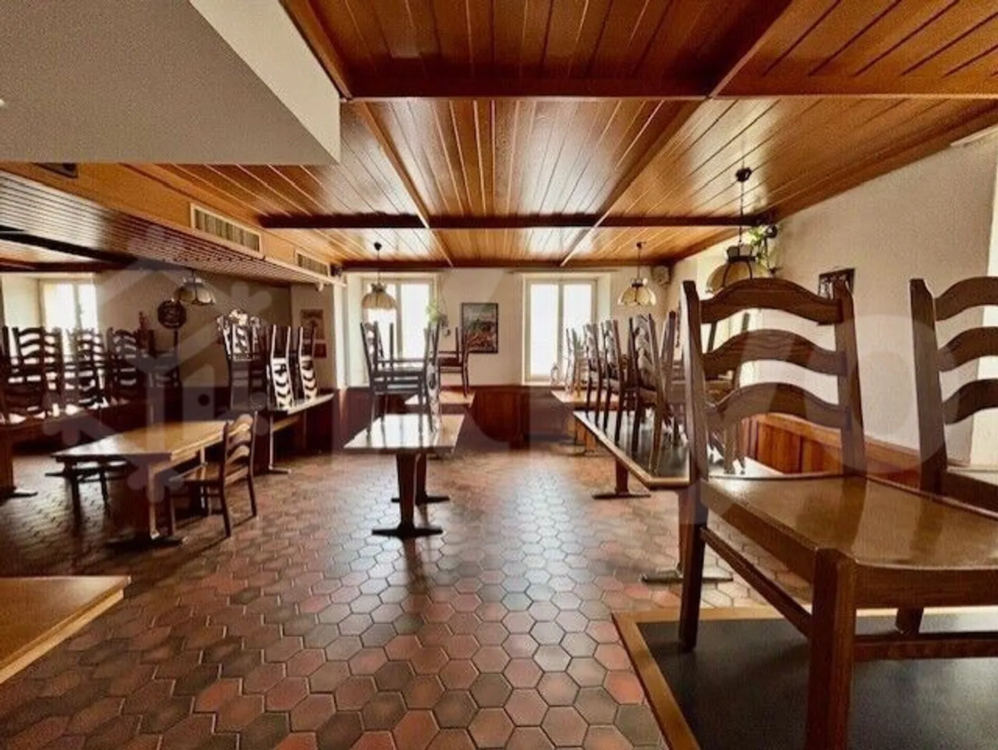 Vendlincourt, restaurant for rent - Photo 1 of 11