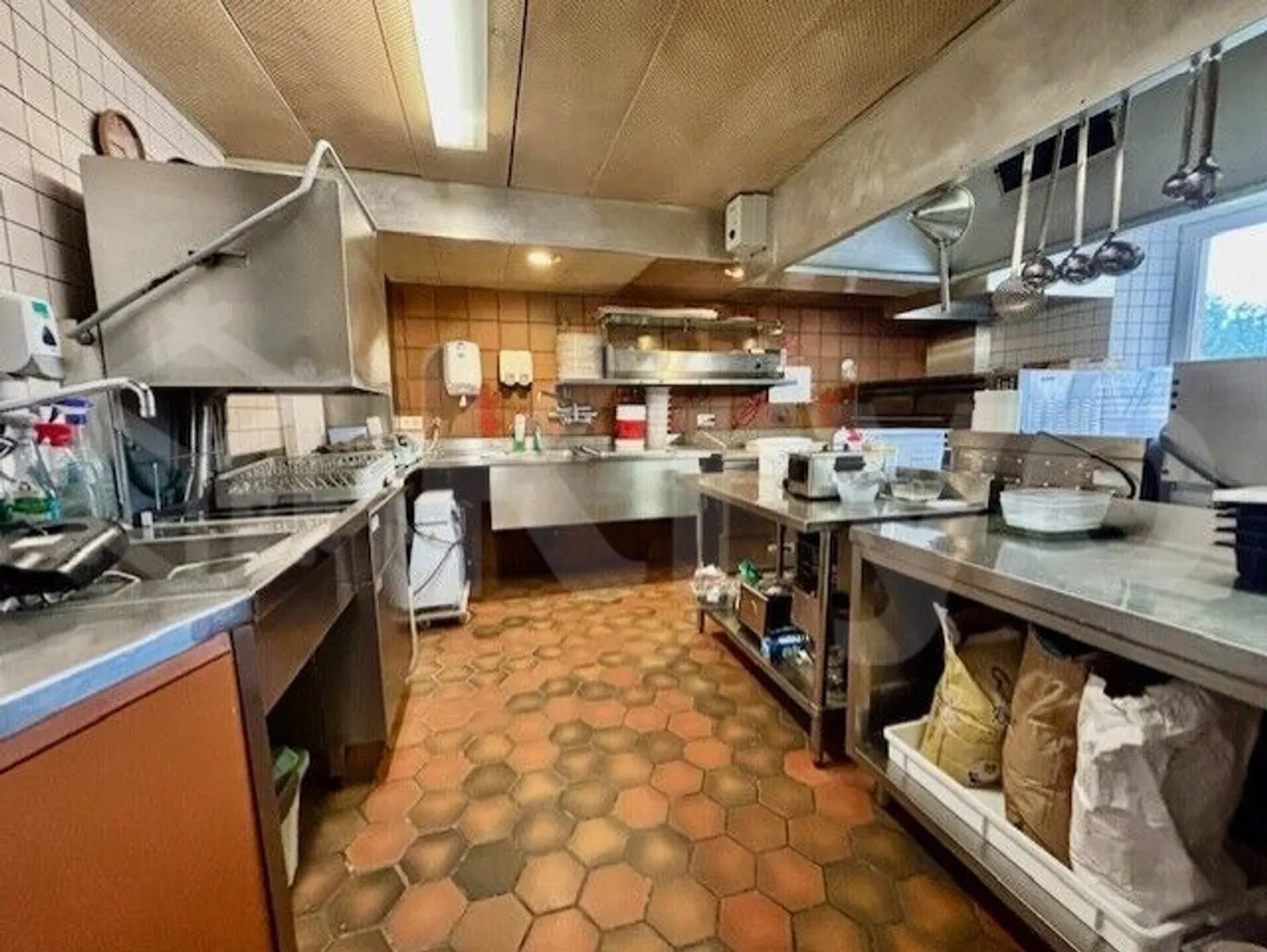Vendlincourt, restaurant for rent - Photo 5 of 11