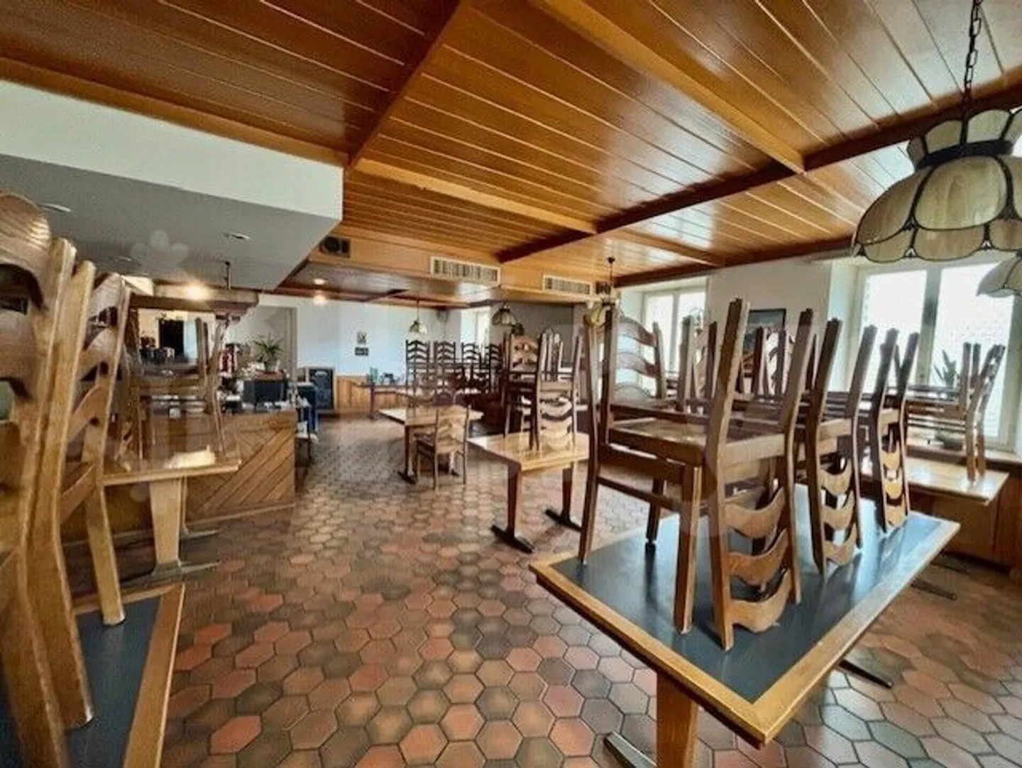 Vendlincourt, restaurant for rent - Photo 2 of 11