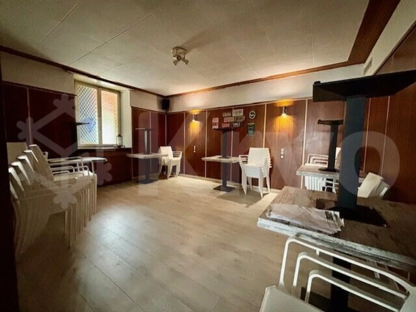 Vendlincourt, restaurant for rent - Photo 3 of 11