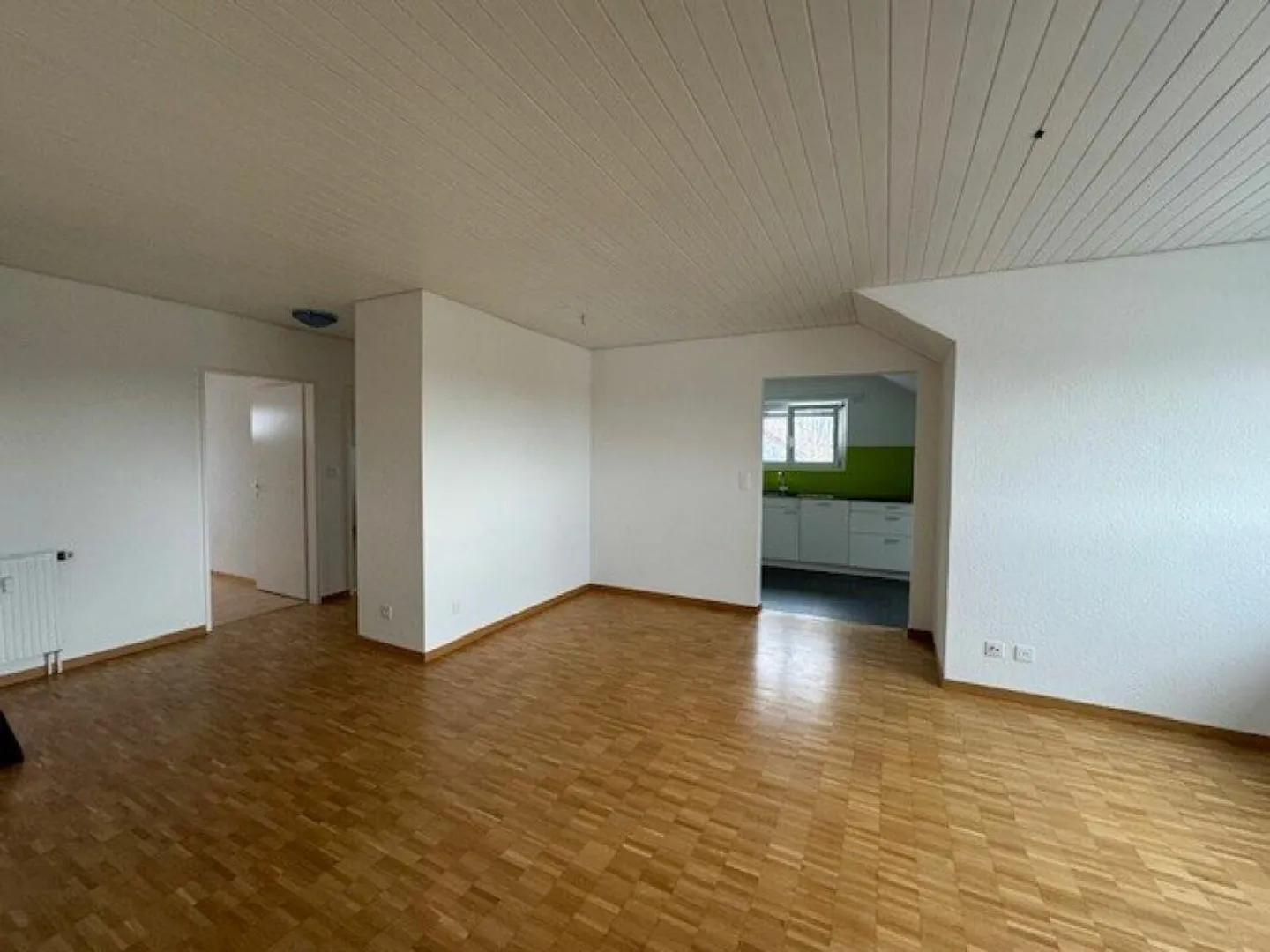 Modern renovated apartment in Ins - Photo 9 of 14