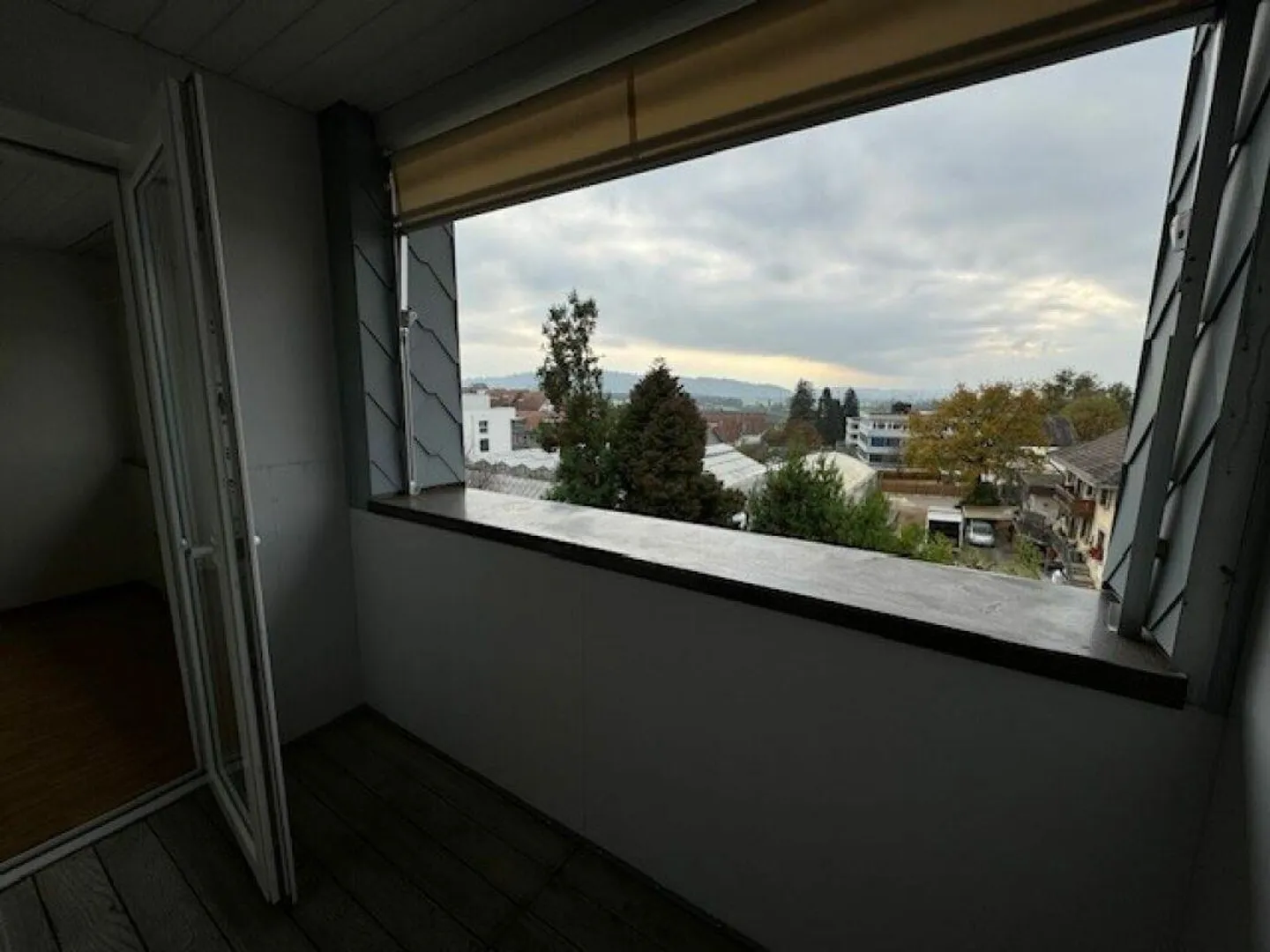 Modern renovated apartment in Ins - Photo 10 of 14