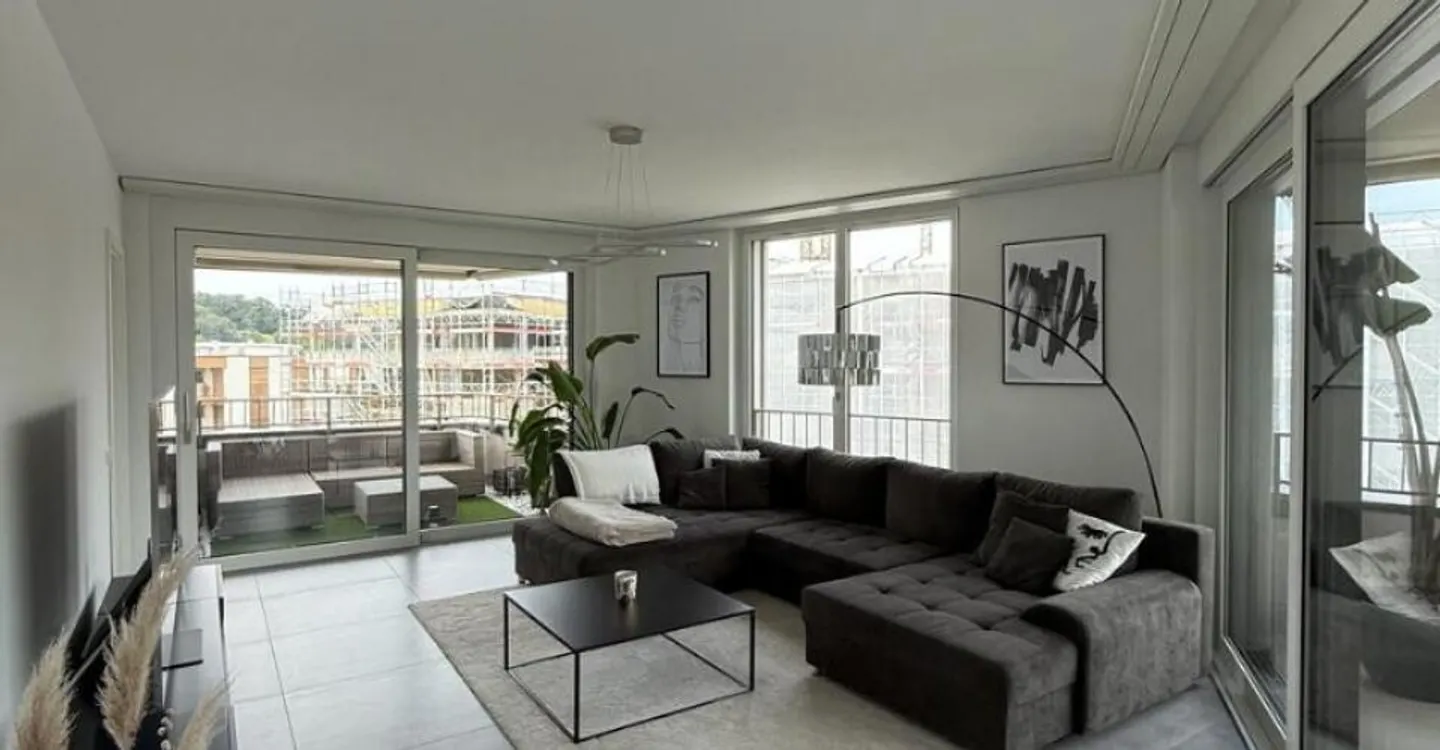 ATTICO SPAZIOSO DI 3½ STANZE - Foto 4 di 11