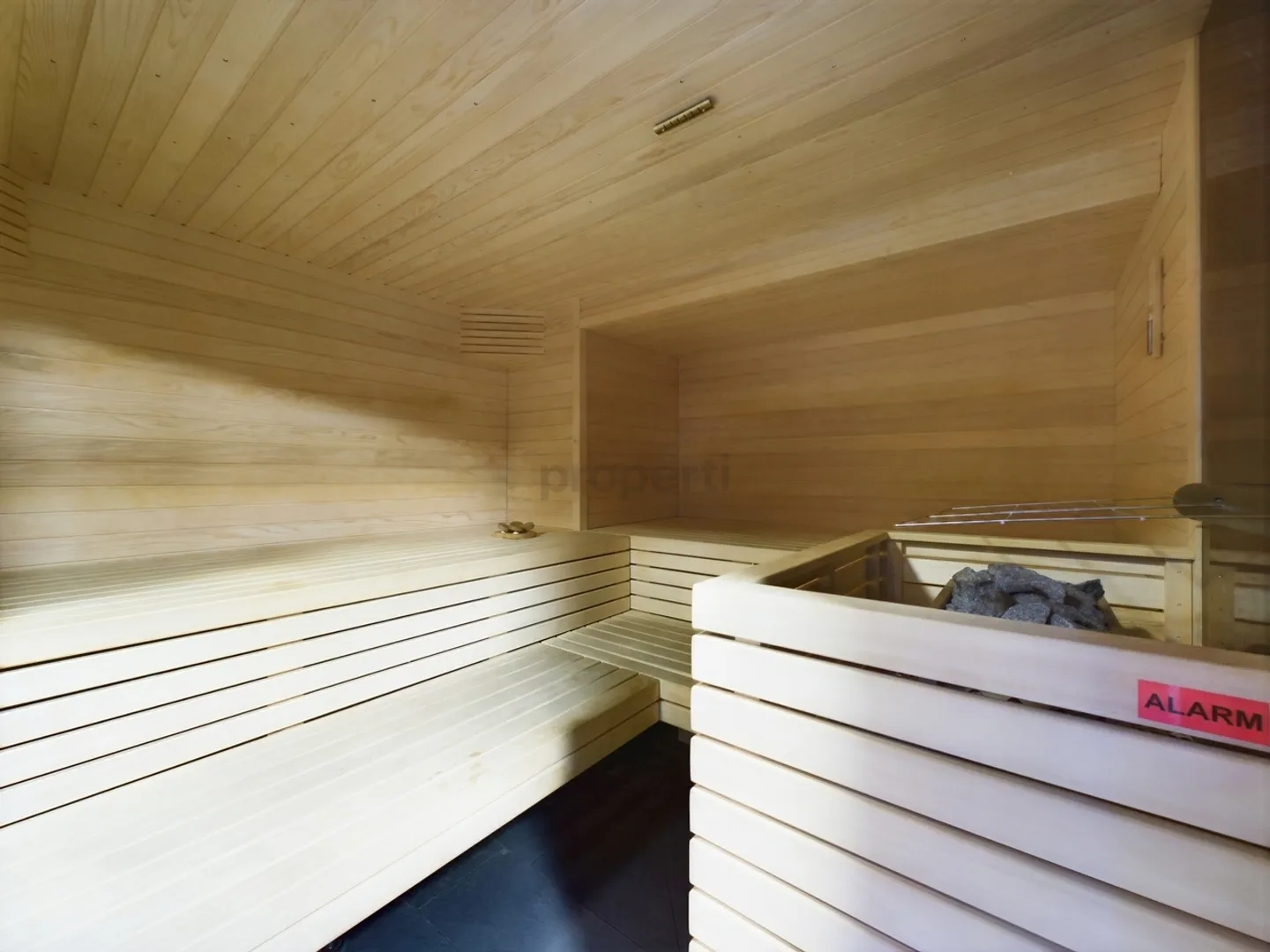 Exclusive Wellness Spa in the Heart of Zurich - Luxury and Comfort Combined! - Photo 10 of 11