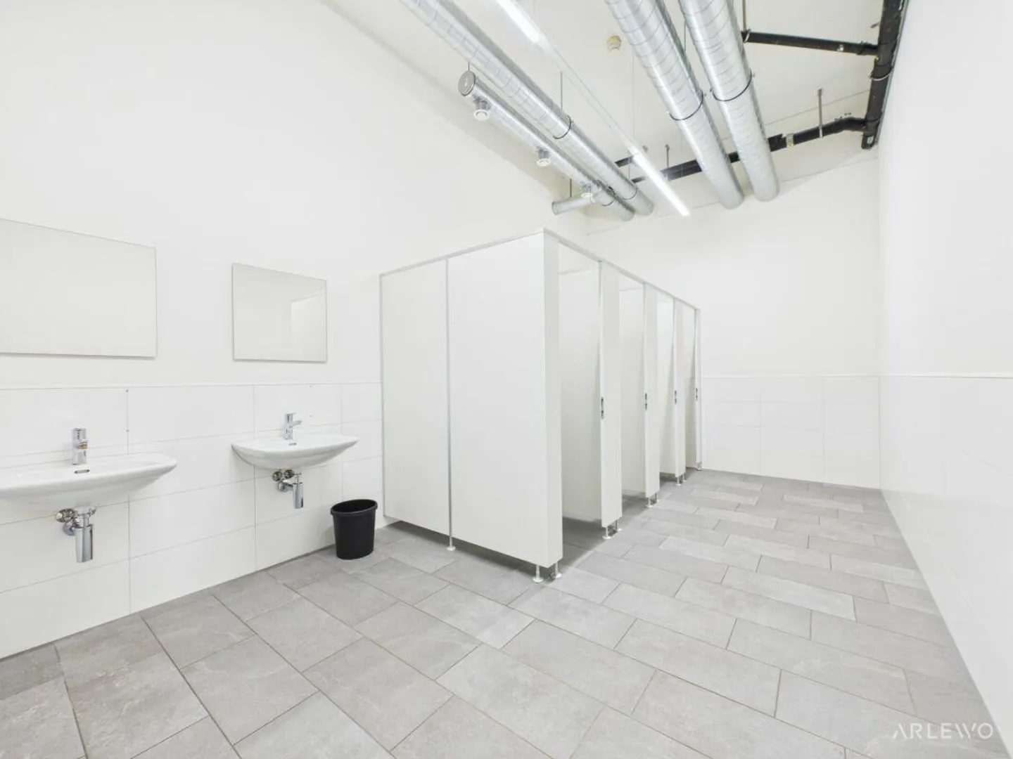 Spazio commerciale spazioso per uso di laboratorio e produzione - Foto 7 di 21