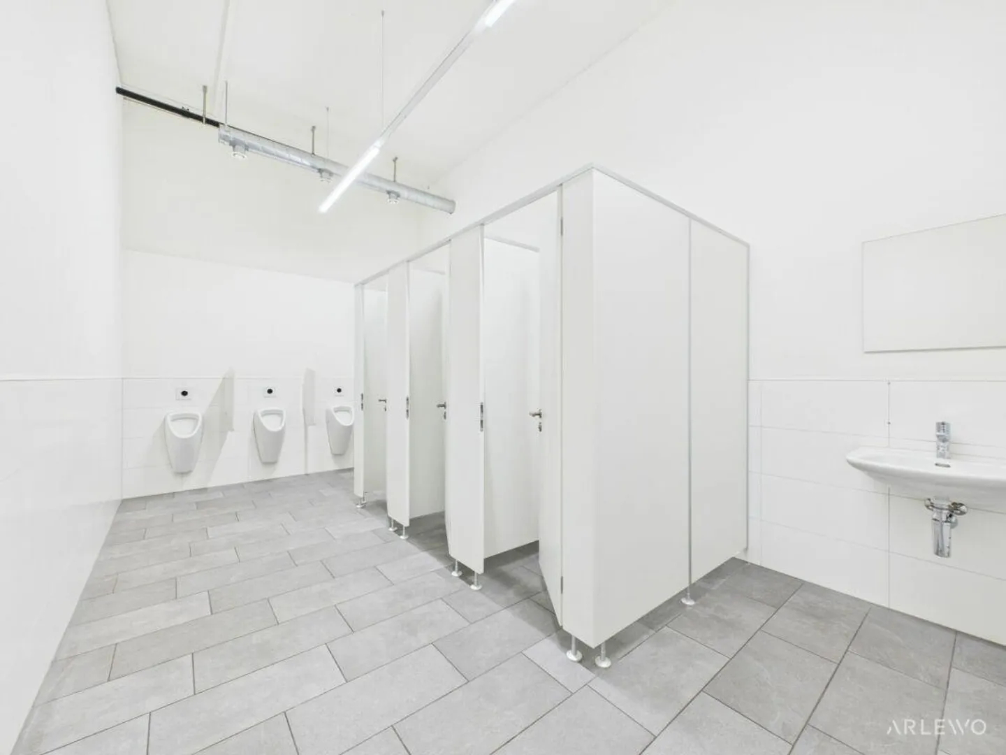 Spazio commerciale spazioso per uso di laboratorio e produzione - Foto 8 di 21