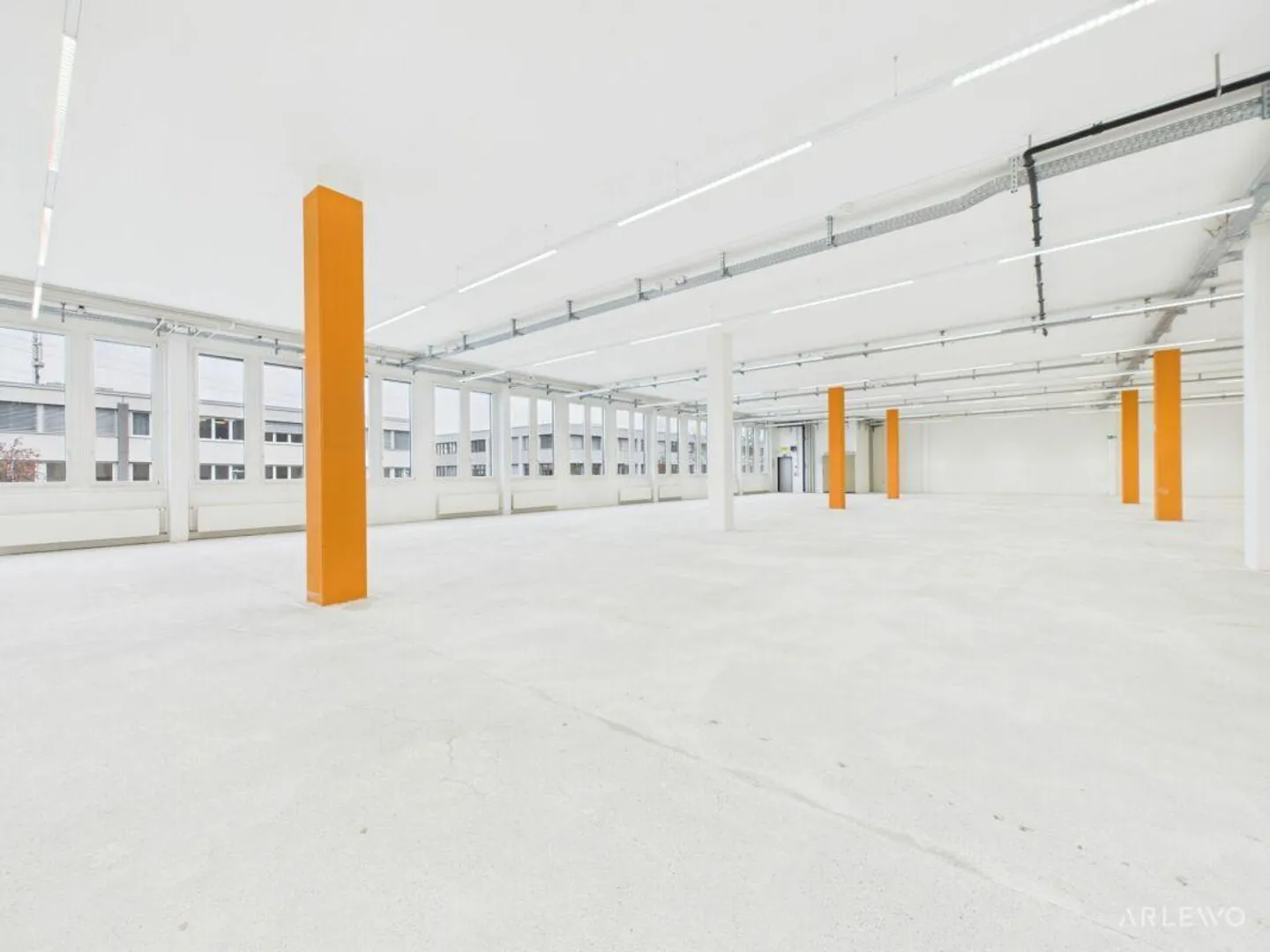 Spazio commerciale spazioso per uso di laboratorio e produzione - Foto 11 di 21