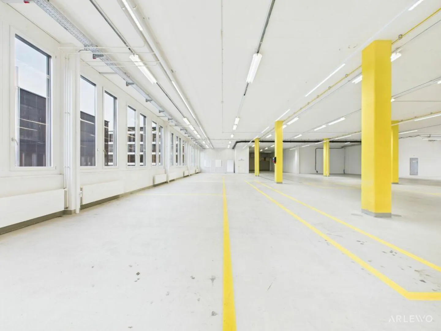 Spazio commerciale spazioso per uso di laboratorio e produzione - Foto 13 di 21