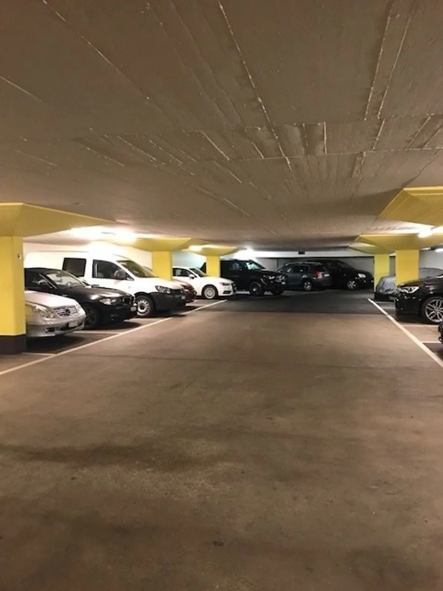 Place de parking à louer - Photo 2 sur 3