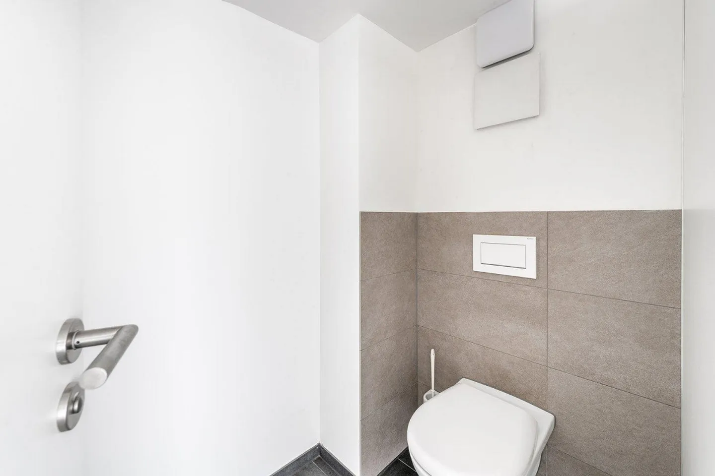 Renovated space in prime location! - Photo 7 of 8