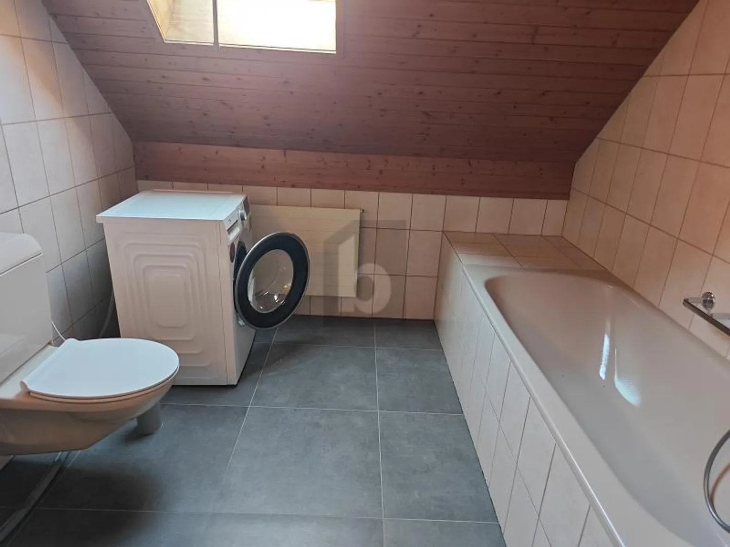 RECENTLY RENOVATED WITH PLENTY OF SPACE IN AN IDYLLIC LOCATION - Photo 3 of 5