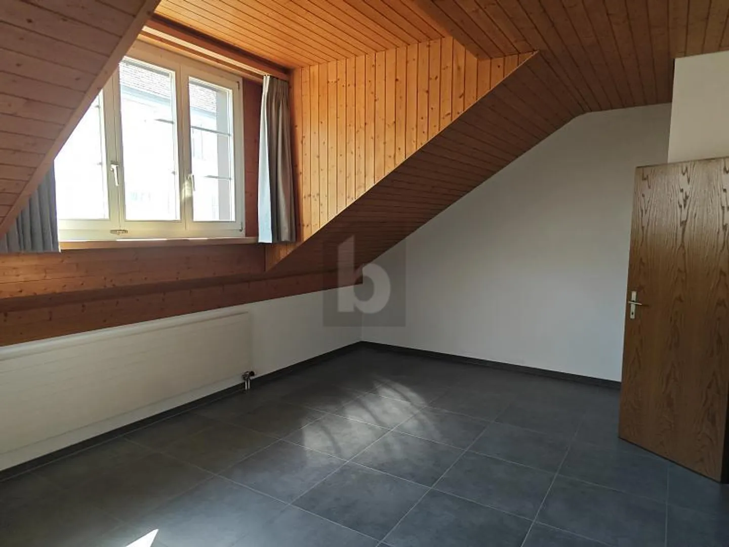 RECENTLY RENOVATED WITH PLENTY OF SPACE IN AN IDYLLIC LOCATION - Photo 4 of 5