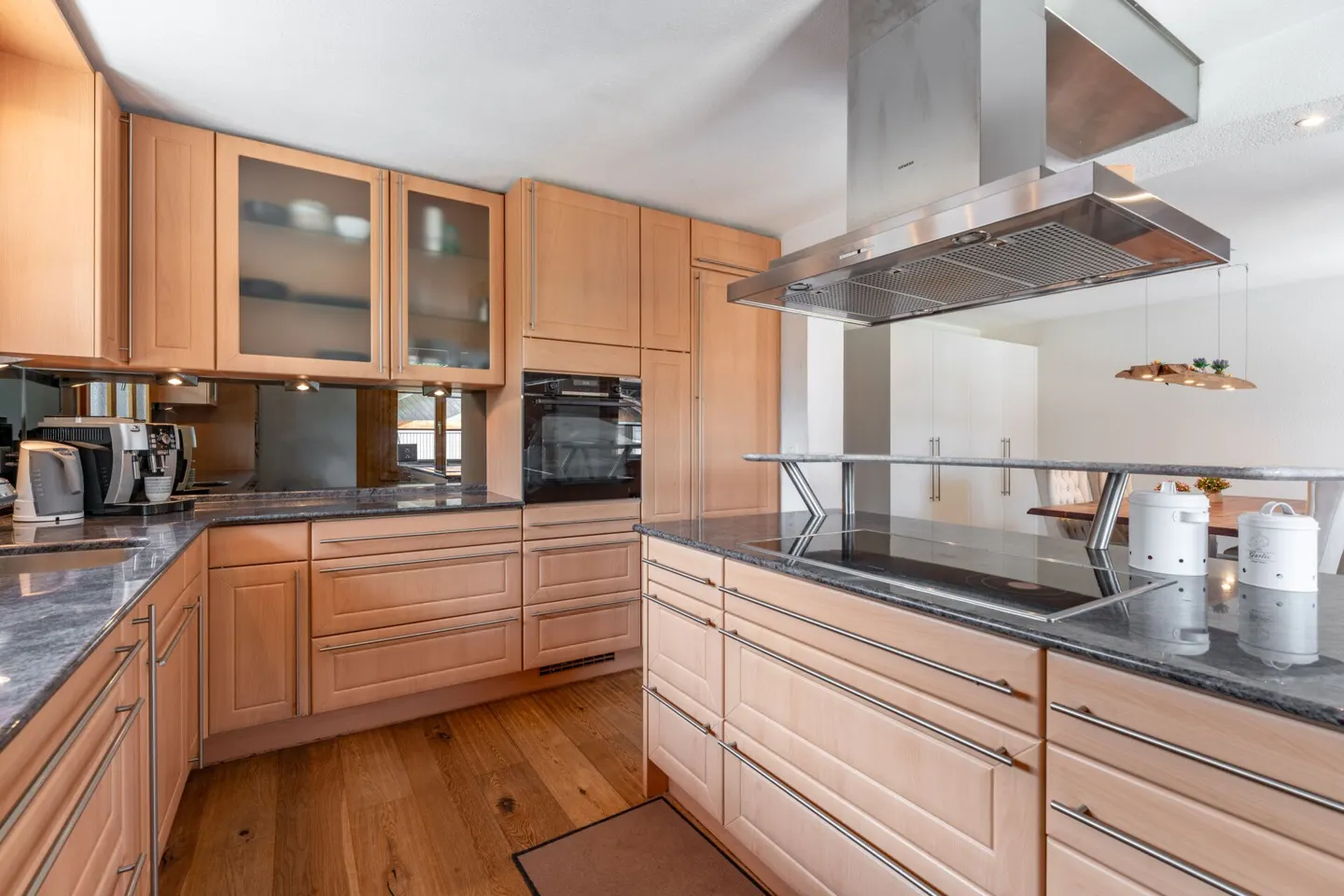 Large House | Renovated | 750 m² Plot | Lots of Garden | 3 Garage Boxes | Office | Workshop | Party Room | 66 m² Attic in Shell Construction | Apartment Possible - Photo 5 of 16