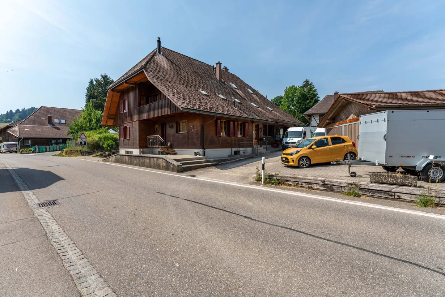 Large House | Renovated | 750 m² Plot | Lots of Garden | 3 Garage Boxes | Office | Workshop | Party Room | 66 m² Attic in Shell Construction | Apartment Possible - Photo 15 of 16