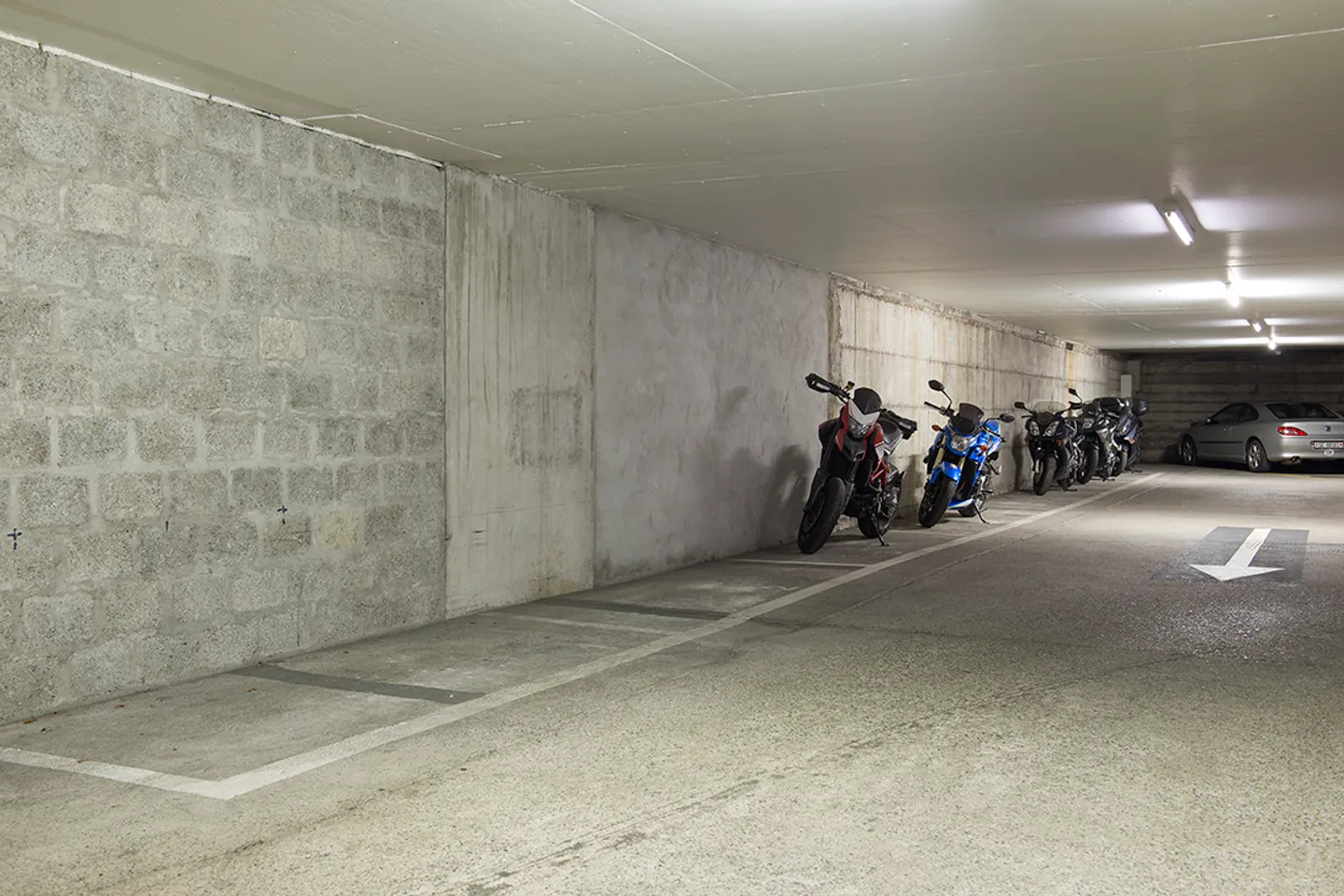 Unterirdischer Platz 1 Zimmer - Foto 5 von 7