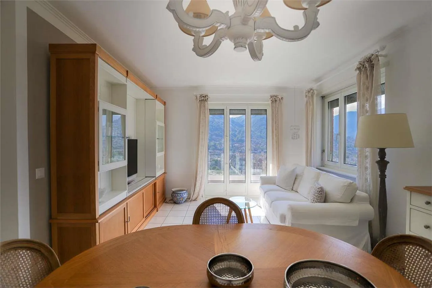 Bright Apartment with Panoramic View - Porza - Photo 3 of 13