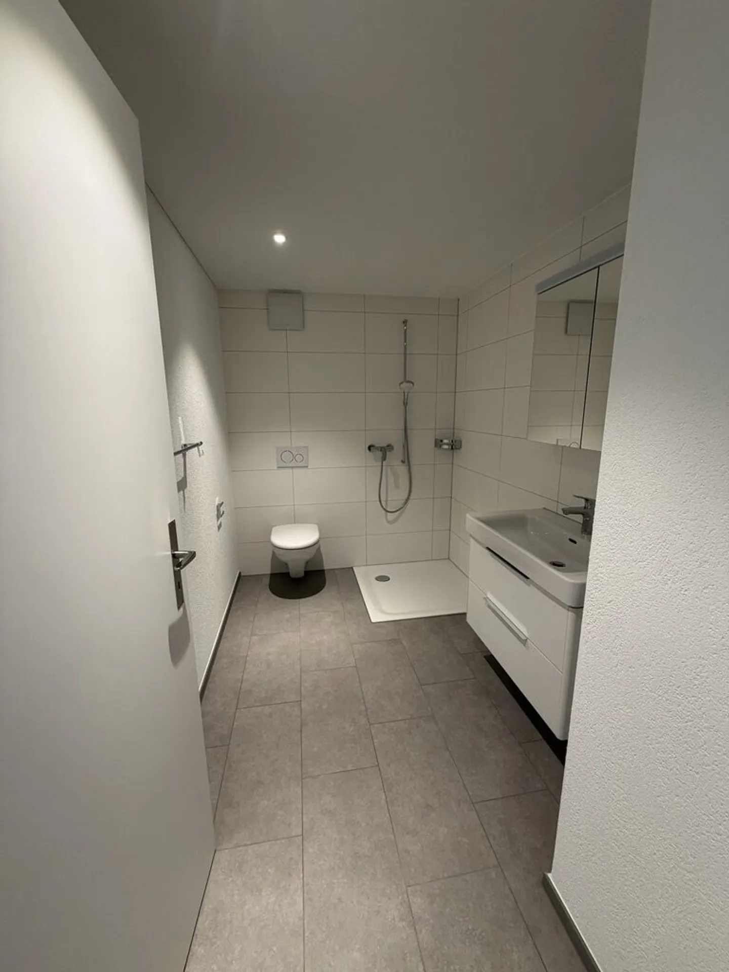 Recentemente ristrutturato e elegantemente ridisegnato - vivere come in un nuovo edificio! - Foto 5 di 7