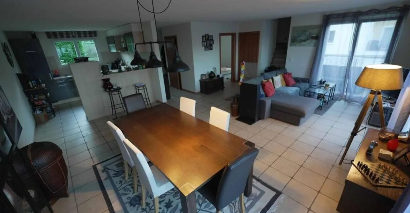 Superba villa a schiera di 5½ locali con terrazza, giardino, garage e posto auto - Foto 1 di 8