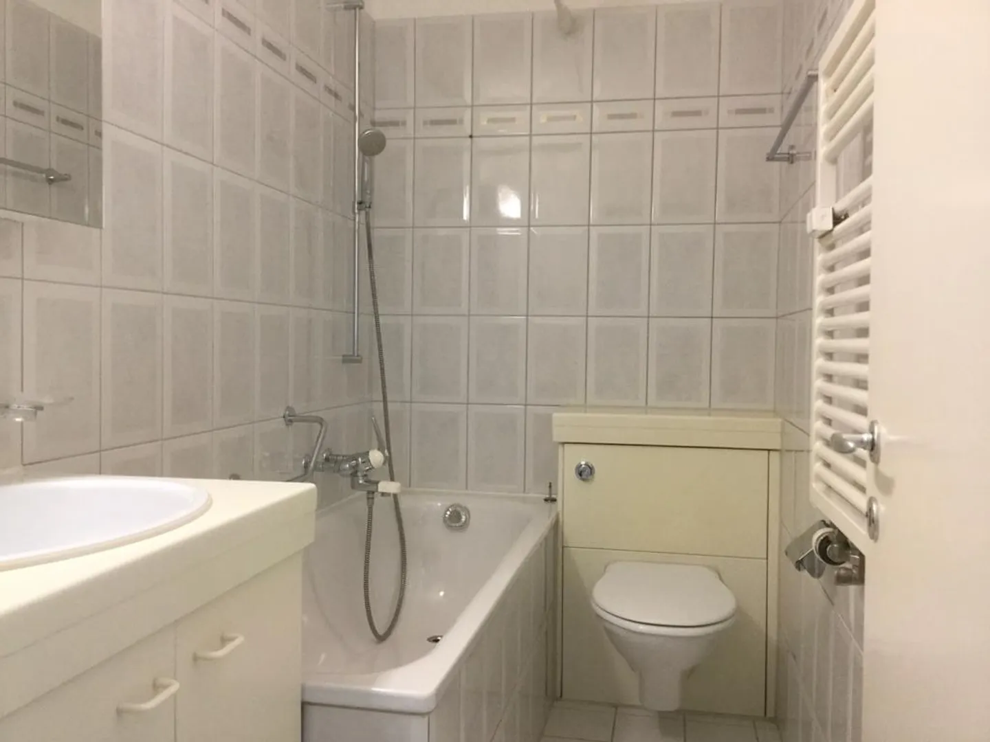 ***2'ZWG**3rd floor**53m2**for singles or couples*** - Photo 3 of 3