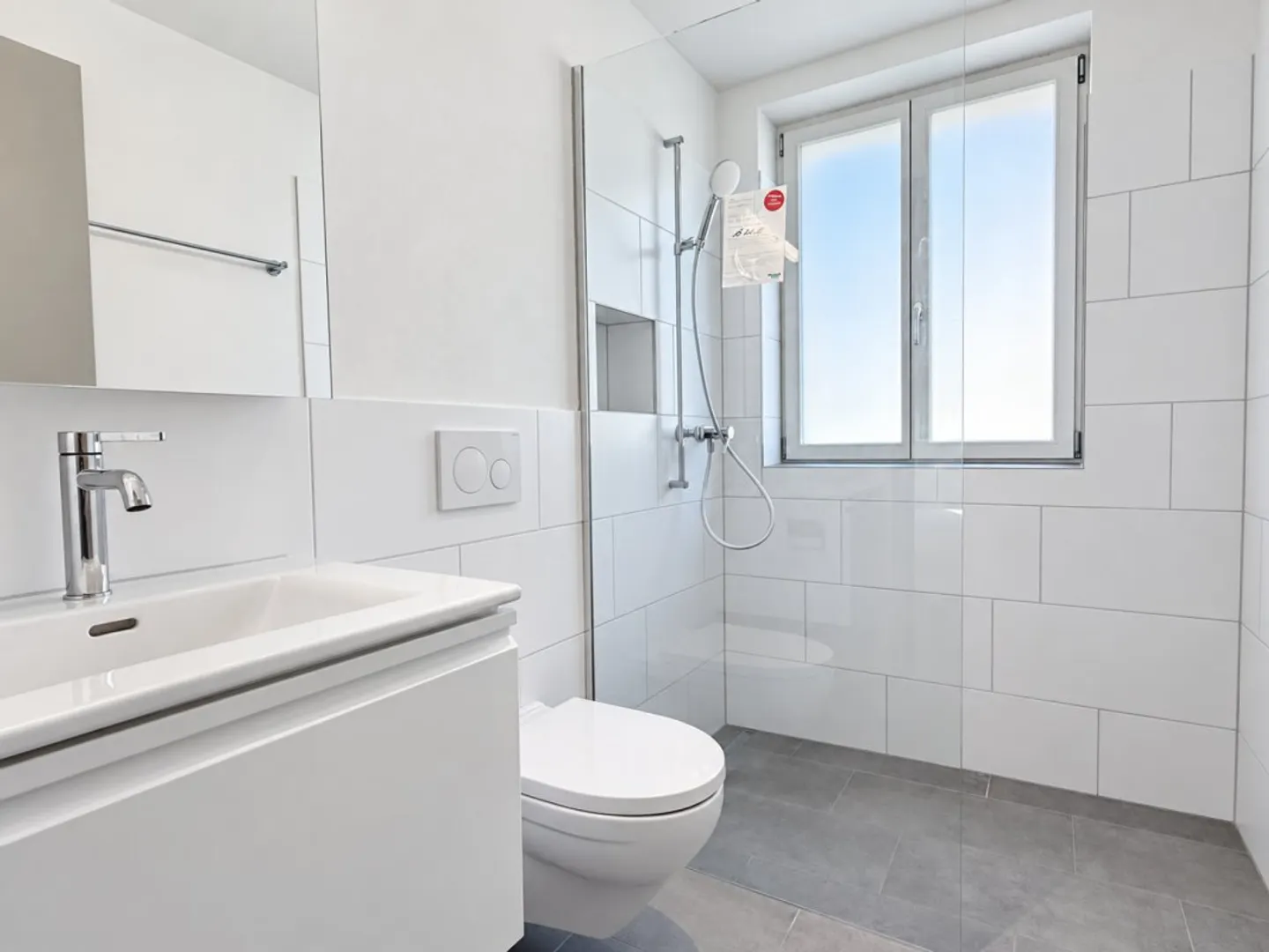 PRIMA OCCUPAZIONE CON MOLTO SPAZIO E DUE BAGNI A VELTHEIM - Foto 5 di 7