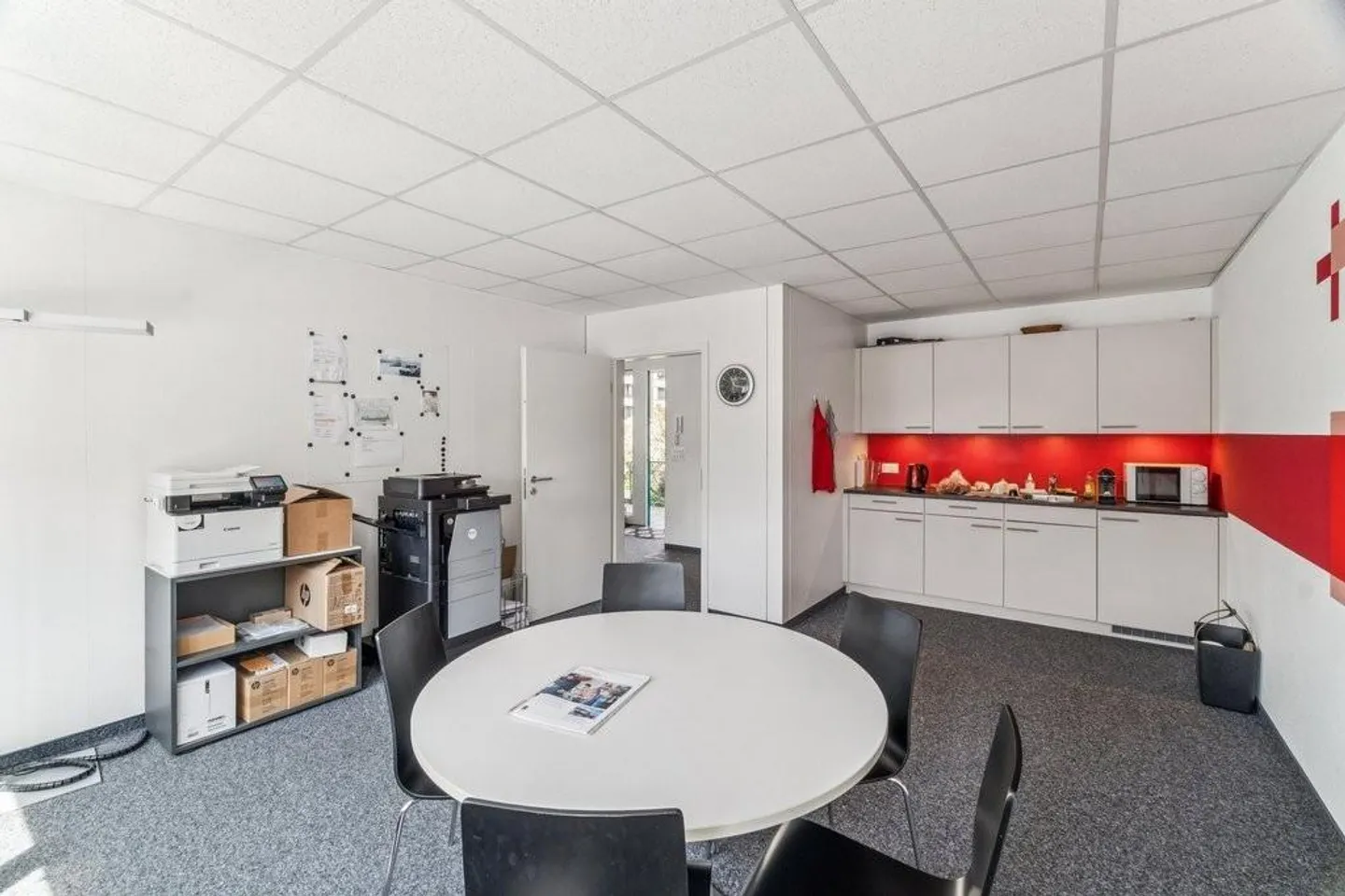 Attractive commercial space in a central location - Photo 2 of 10