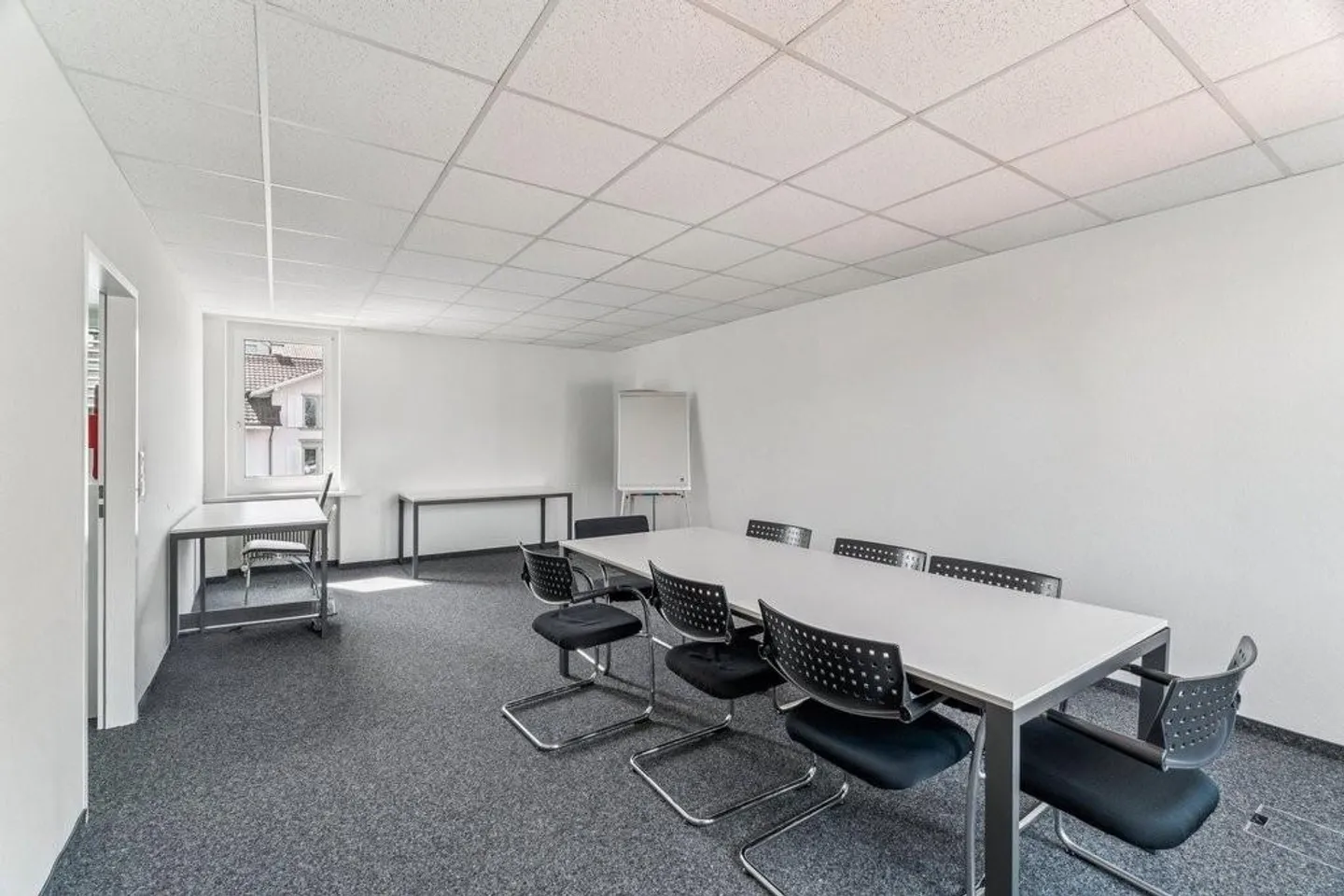 Attractive commercial space in a central location - Photo 4 of 10