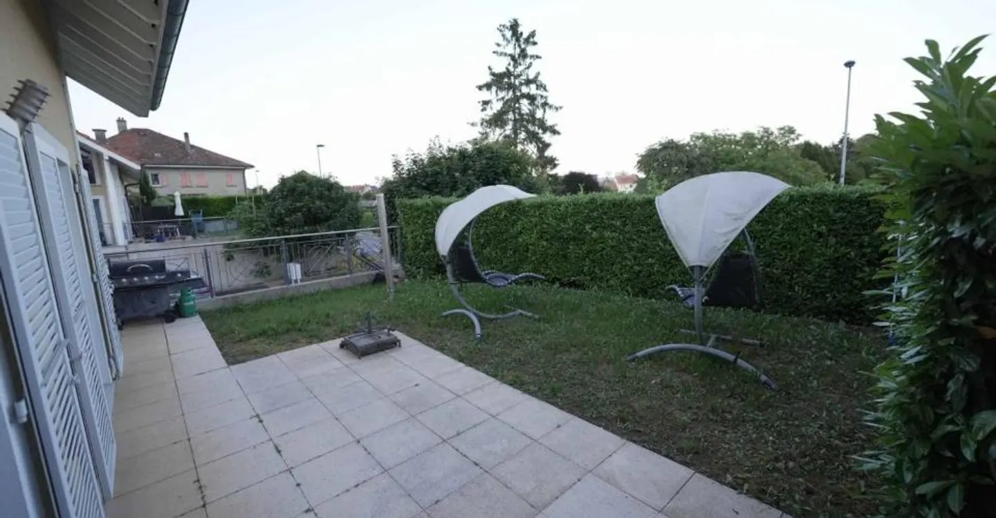 Superba villa a schiera di 5½ locali con terrazza, giardino, garage e posto auto - Foto 6 di 8