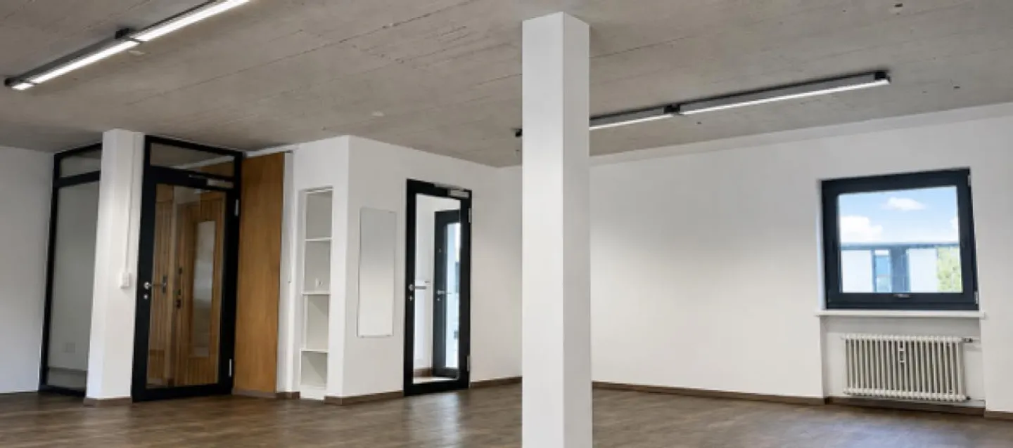 Espace commercial/bureau - Photo 4 sur 5