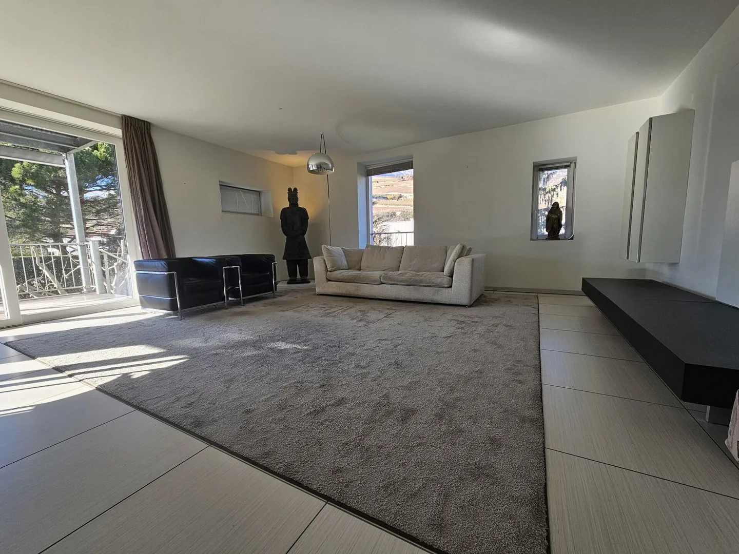 4.5-room apartment on the ground floor with private garden in Uvrier - Photo 1 of 5