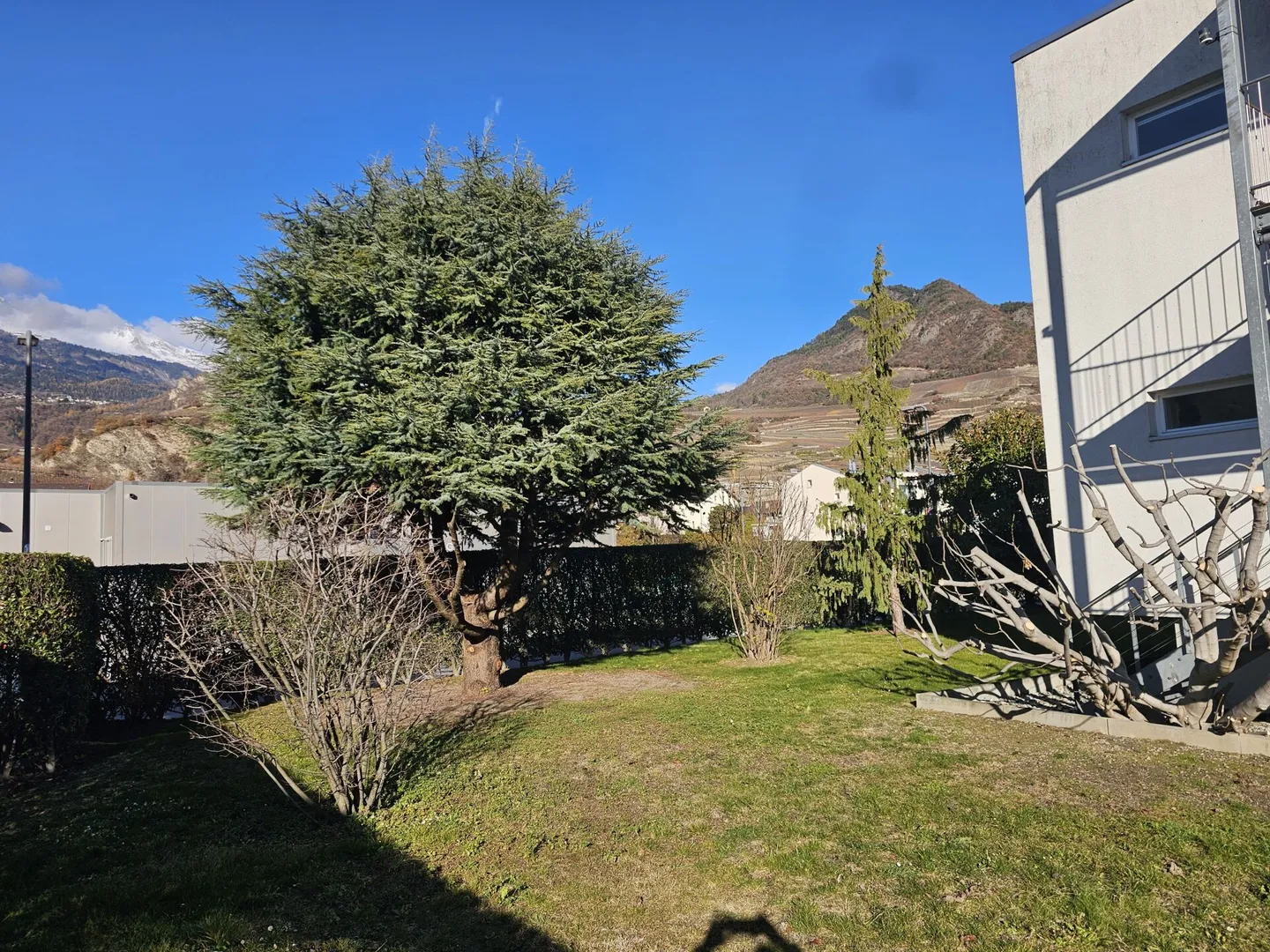 4.5-room apartment on the ground floor with private garden in Uvrier - Photo 5 of 5