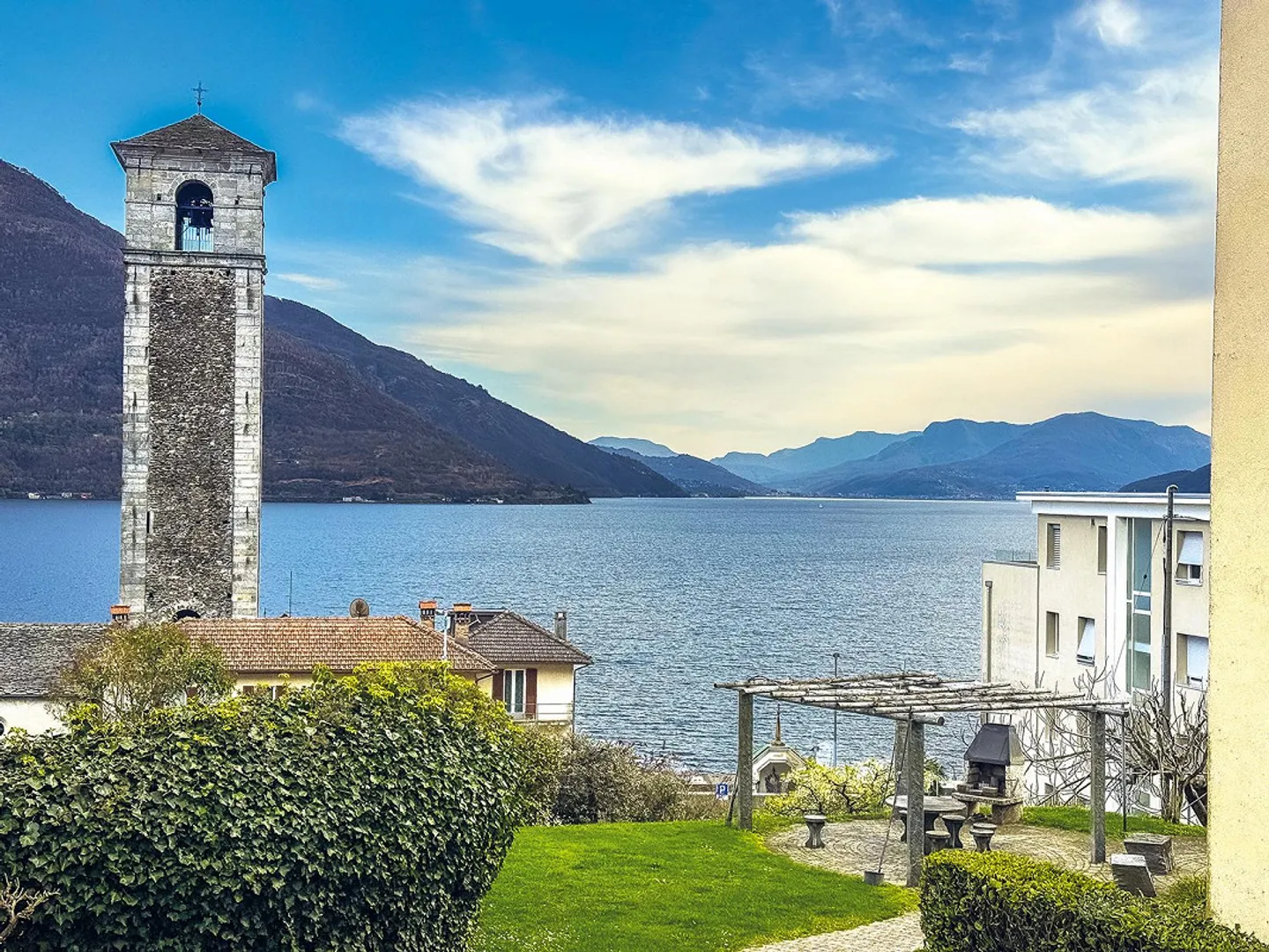 Residenza primaria - Prezzo molto interessante - 3.5 locali con vista lago laterale - Foto 1 di 16