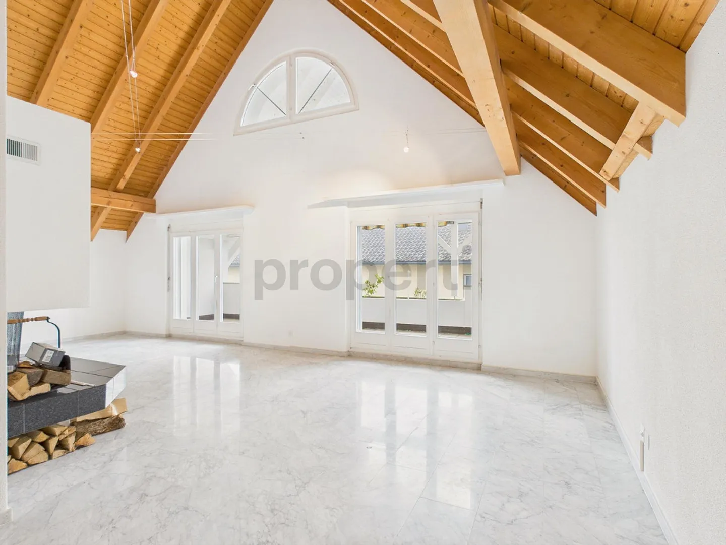 Ampio appartamento duplex di 5,5 locali con balcone a Ermatingen - Foto 2 di 14