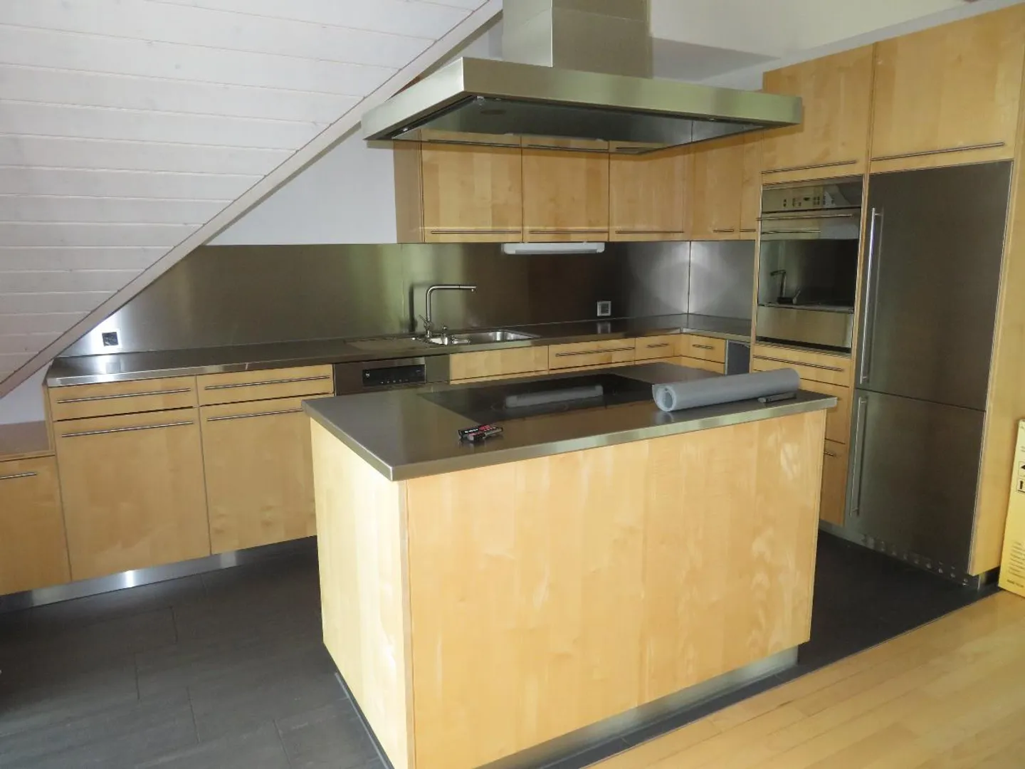 Grosse 4.5 Zimmer Dachwohnung mit extra Raum Nähe Winterthur - Foto 3 von 5