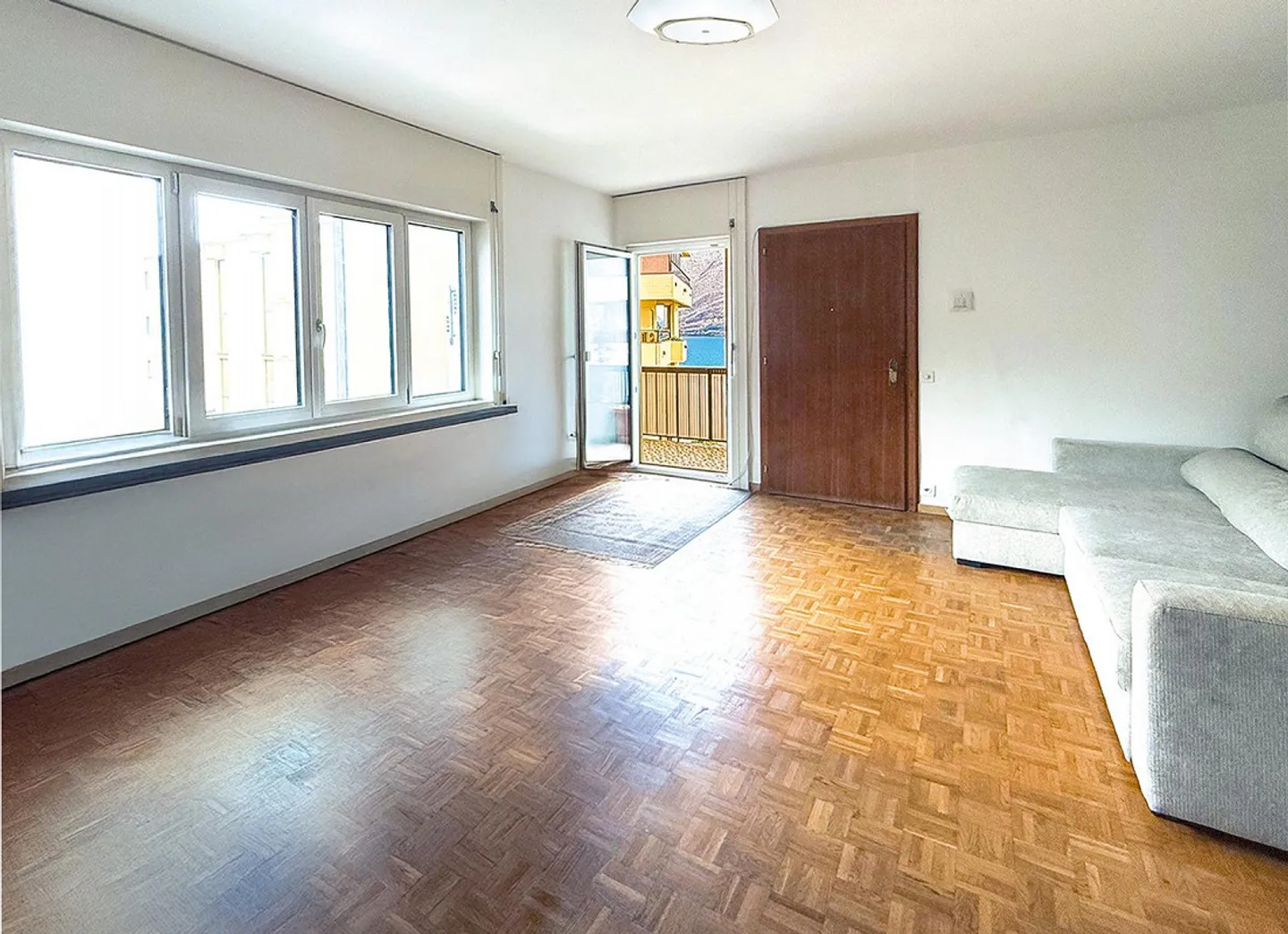 Residenza primaria - Prezzo molto interessante - 3.5 locali con vista lago laterale - Foto 2 di 16