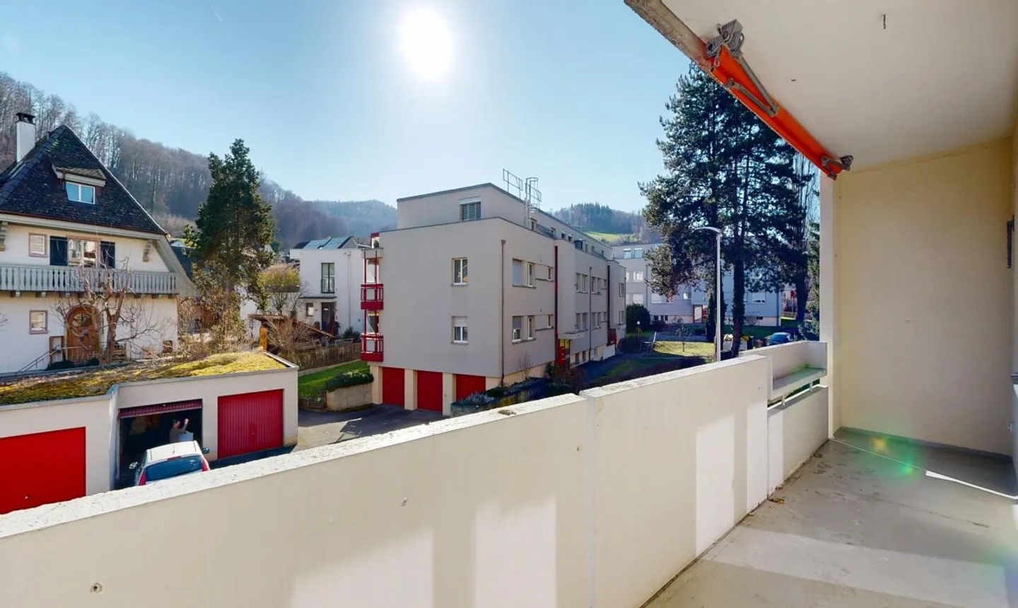 Bright 4.5-Room Apartment with Balcony - Photo 3 of 11