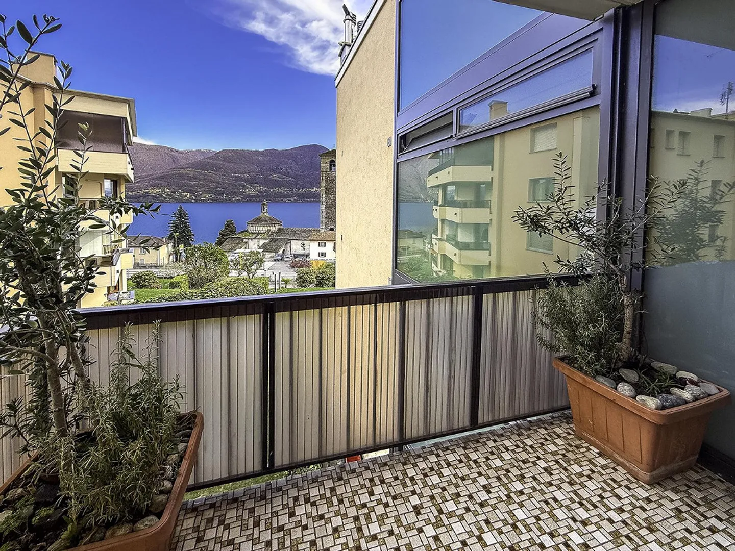 Residenza primaria - Prezzo molto interessante - 3.5 locali con vista lago laterale - Foto 5 di 16