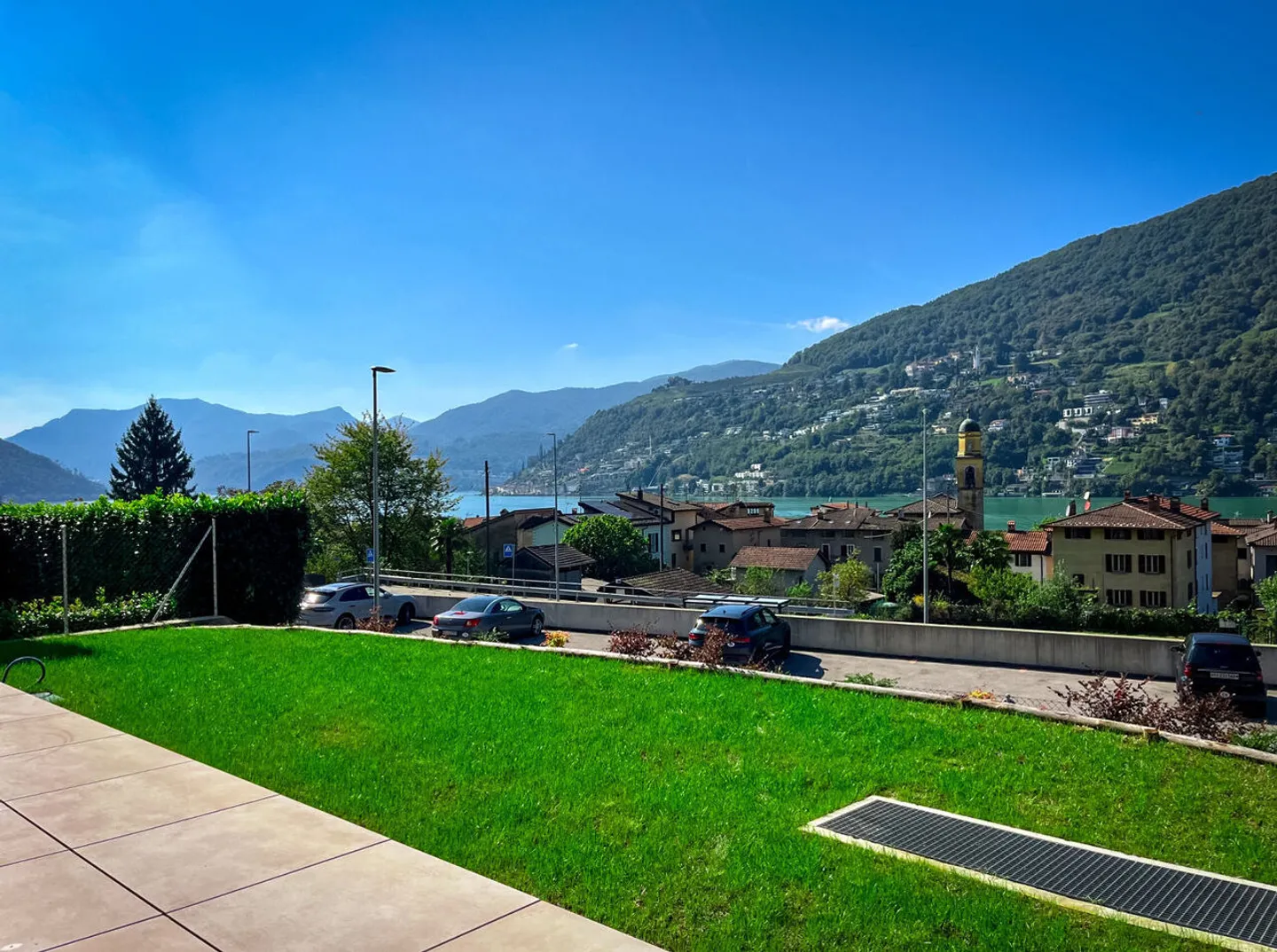 AMPIO APPARTAMENTO DI 4,5 LOCALI CON GIARDINO E VISTA LAGO A BRUSINO ARSIZIO - Foto 2 di 13