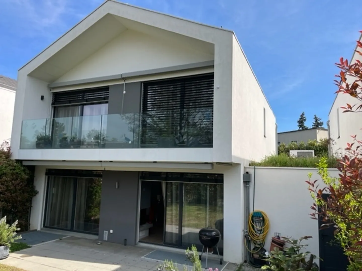 Modernes möbliertes Haus in Veyrier - Foto 1 von 13