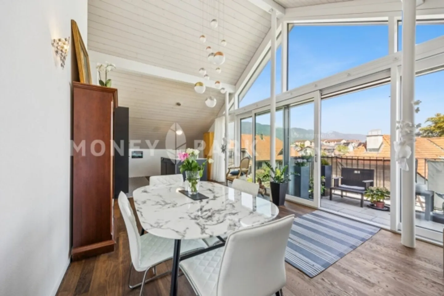 Stylish and modern penthouse apartment in Lengnau - Photo 2 of 13