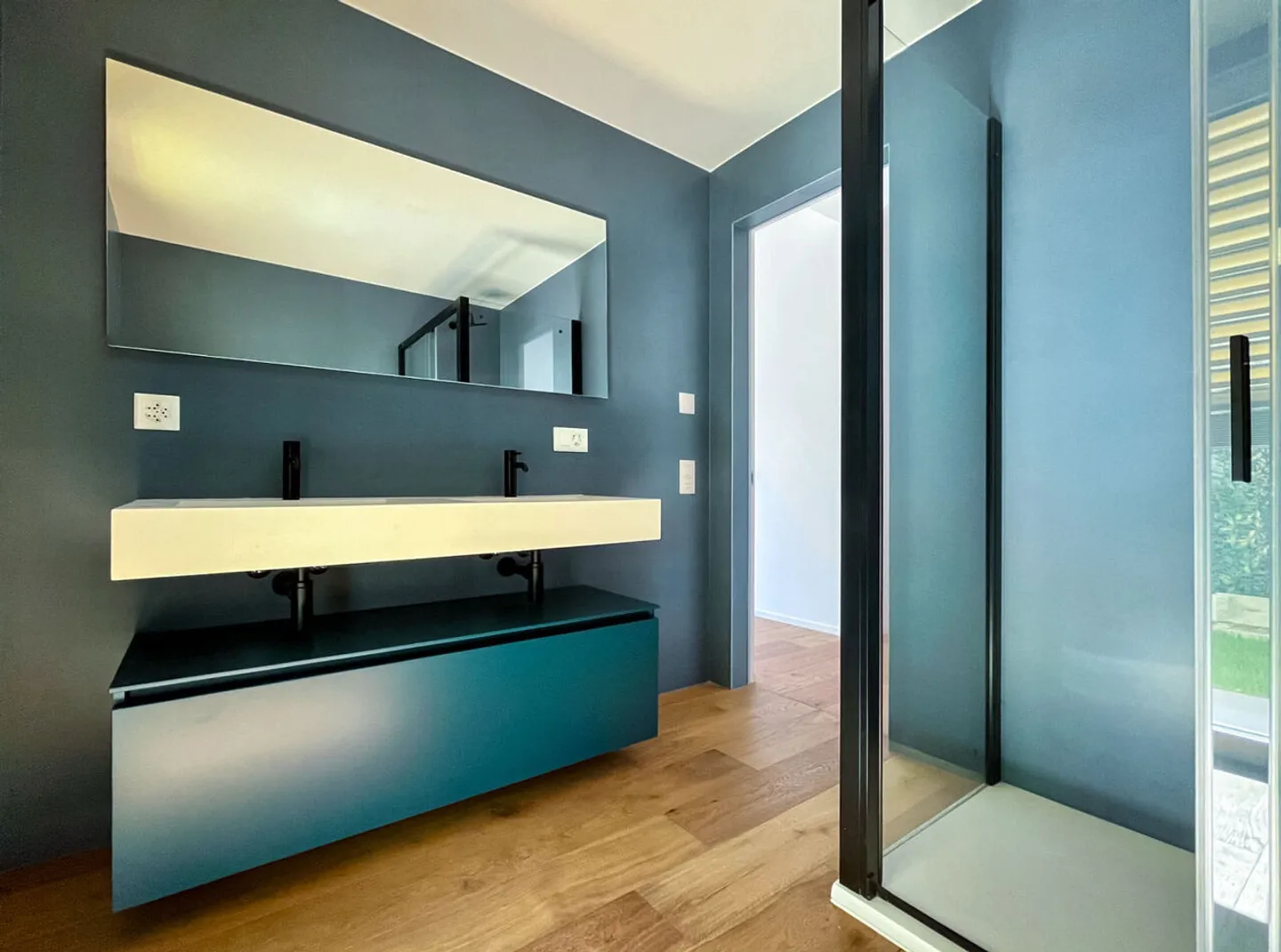 AMPIO APPARTAMENTO DI 4,5 LOCALI CON GIARDINO E VISTA LAGO A BRUSINO ARSIZIO - Foto 12 di 13