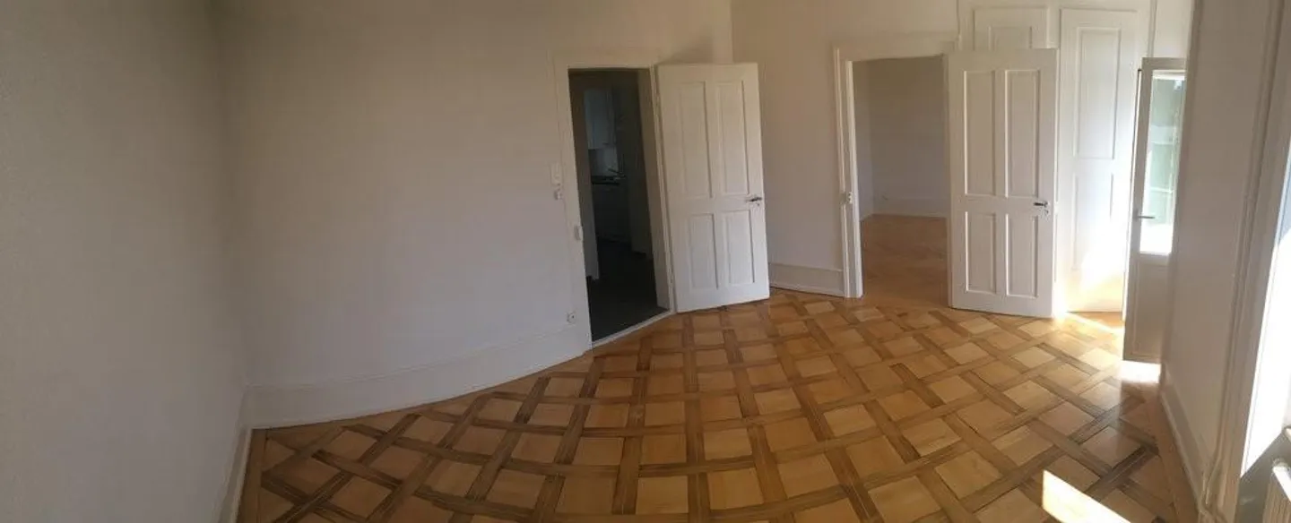 Your new home with a cozy seating area in Biel! - Photo 4 of 9