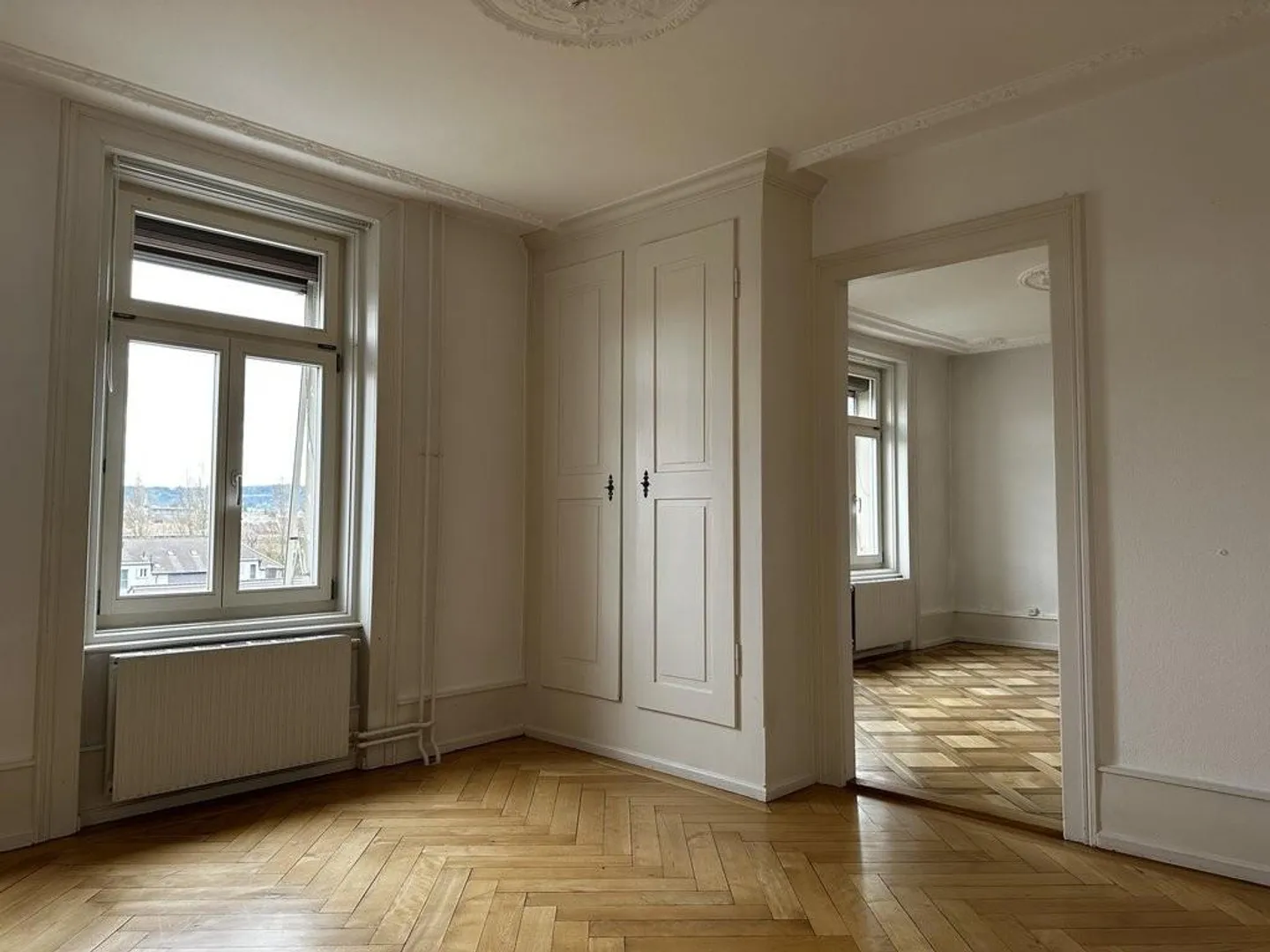 Your new home with a cozy seating area in Biel! - Photo 5 of 9