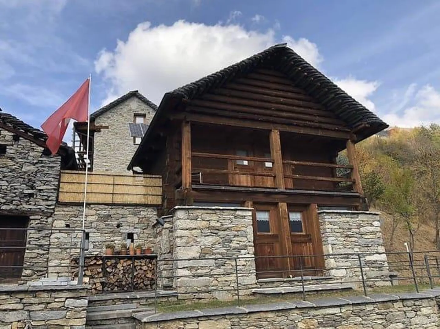 Rustico con balcone panoramico, 4 camere in vendita a Malvaglia - Foto 1 di 3