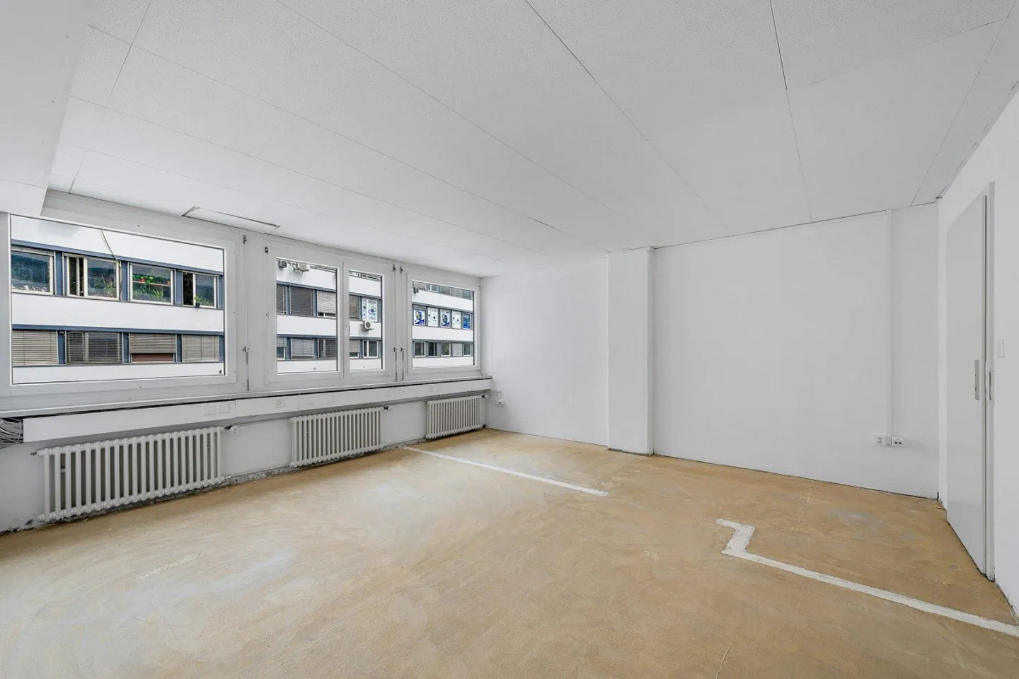 Office/Commercial Space on the 2nd Floor with Goods Lift to the Rental Area in Zurich... - Photo 10 of 13