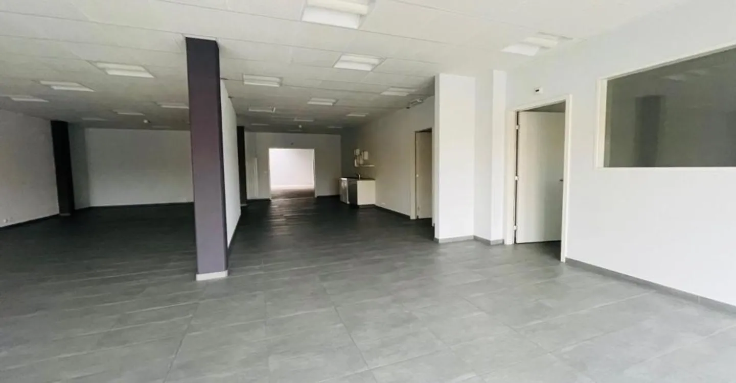 Spazio Commerciale Spazioso - Foto 6 di 6